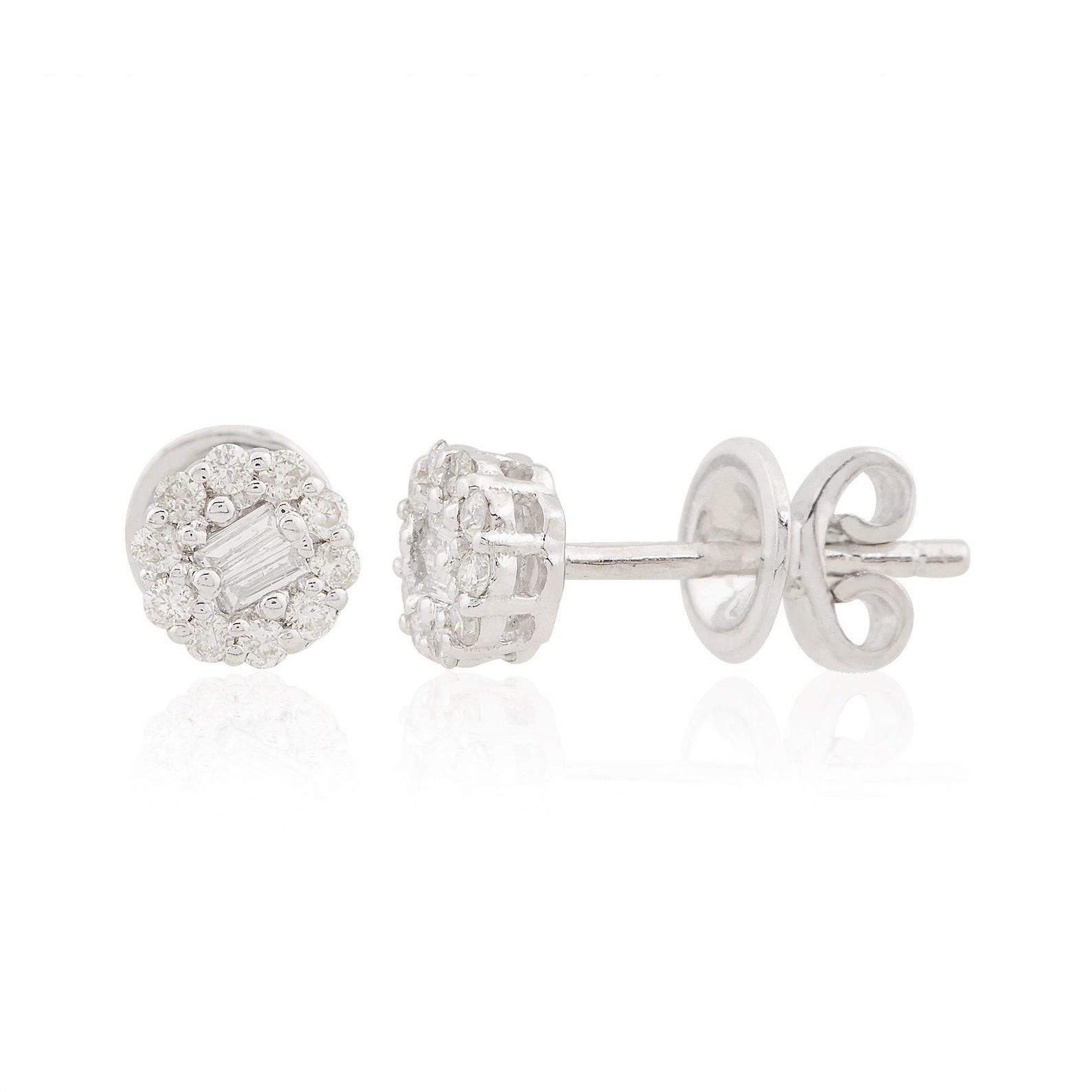 Fabriquées en or 10 carats, ces magnifiques boucles d'oreilles sont serties à la main de 0,22 carats de diamants étincelants. Disponible en or blanc, rose et jaune.

SUIVEZ la vitrine de MEGHNA JEWELS pour découvrir la dernière collection et les