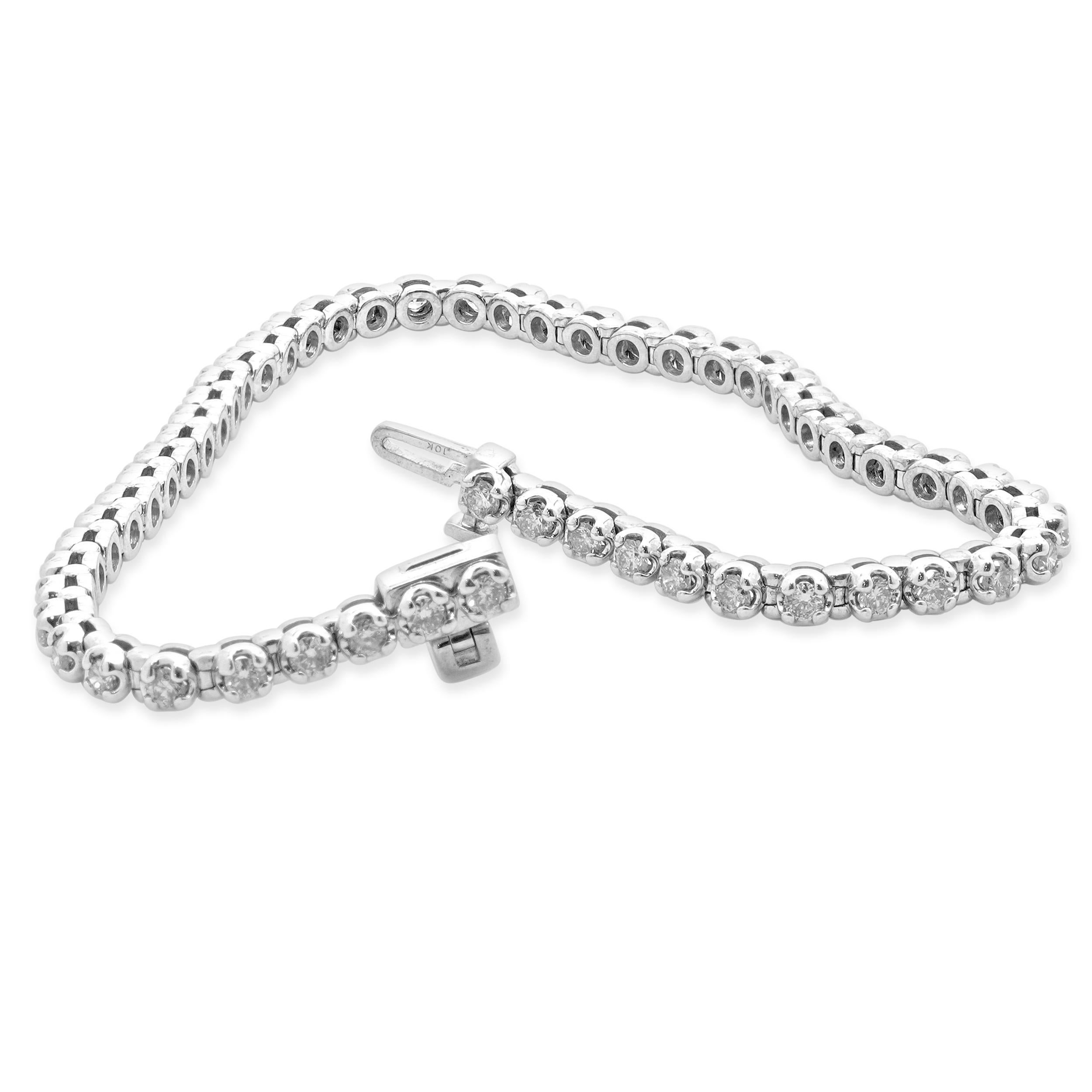 Pulsera de tenis con diamantes en oro blanco de 10 quilates en Excelente estado para la venta en Scottsdale, AZ
