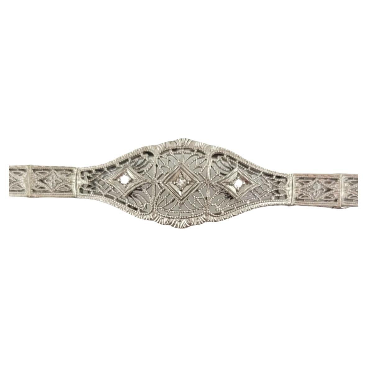 Armband aus 10 Karat Weißgold Filigran und Diamanten #14686 im Angebot