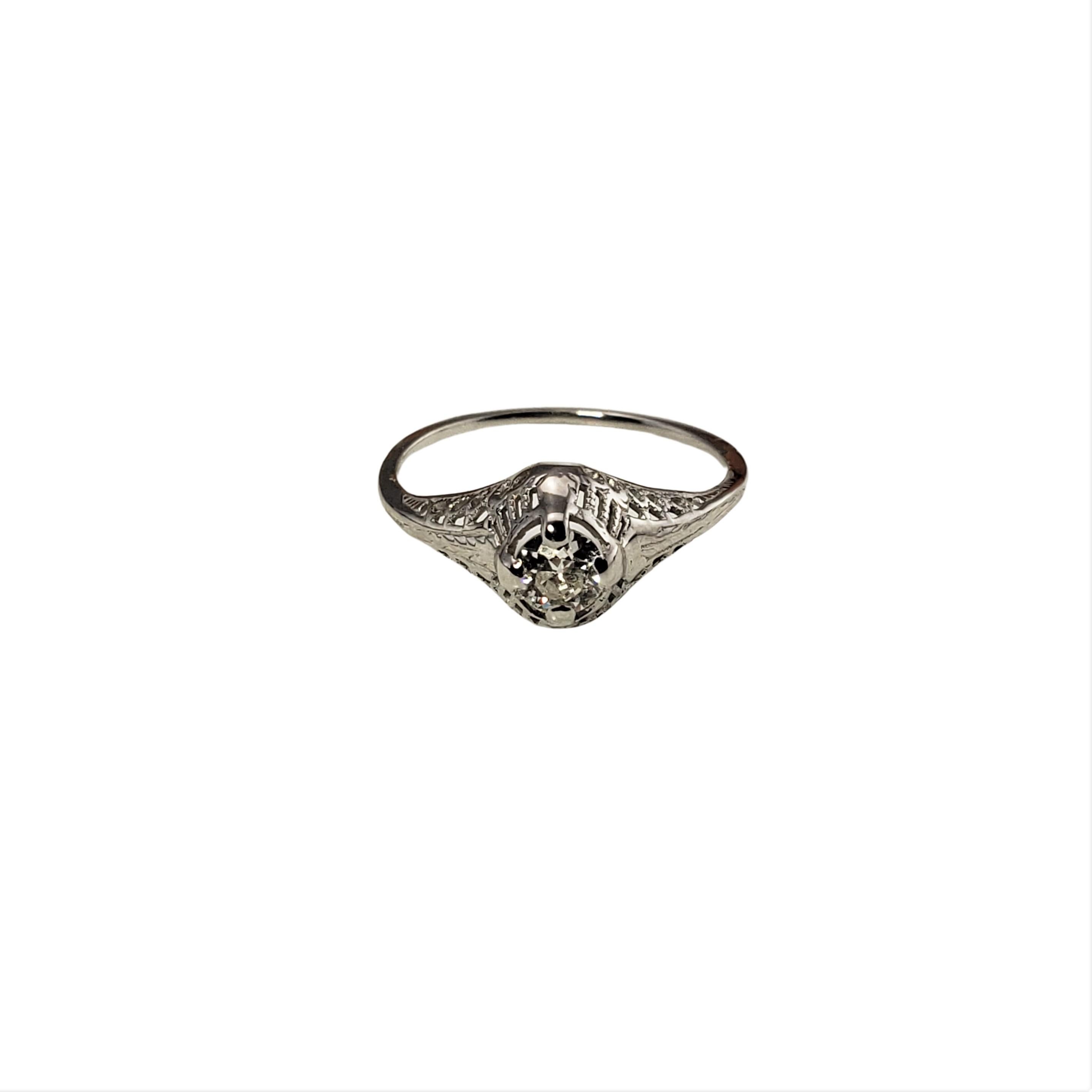 Round Cut 10 Karat White Gold Filigree Diamond Ring For Sale