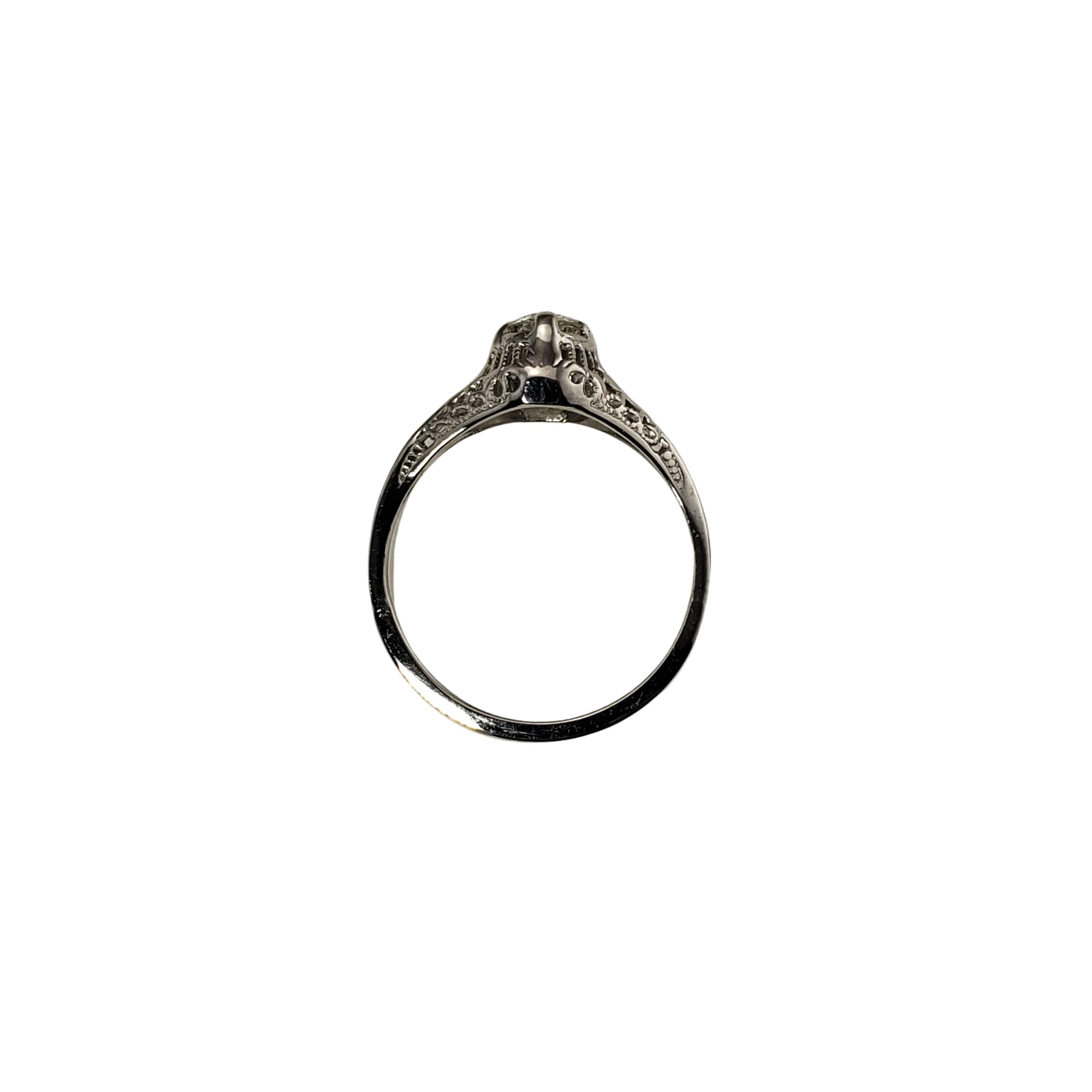 10 Karat White Gold Filigree Diamond Ring In Good Condition For Sale In Washington Depot, CT