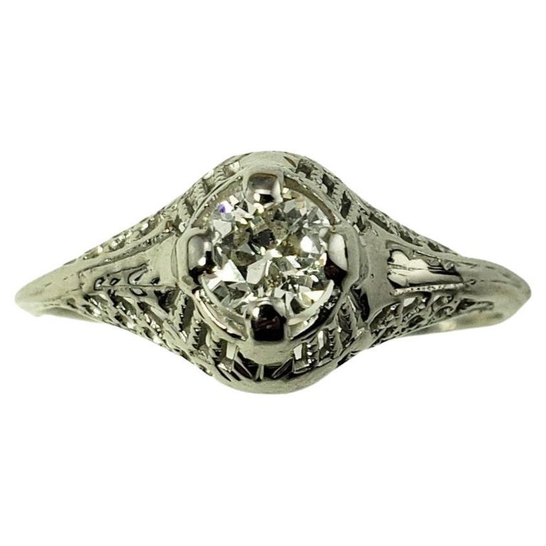10 Karat White Gold Filigree Diamond Ring For Sale at 1stDibs