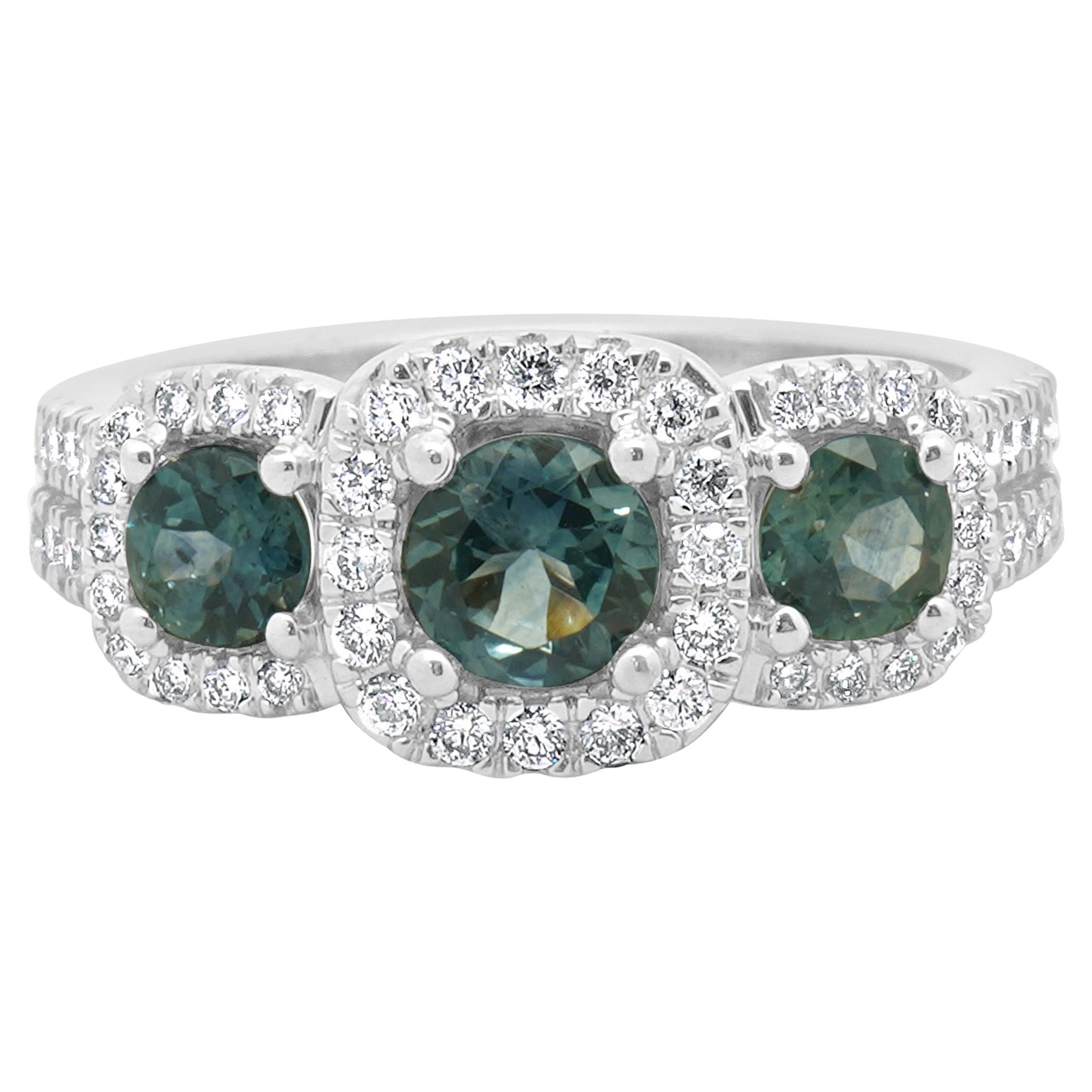 Bague à trois pierres en or blanc 10 carats, saphir Montana et diamant
