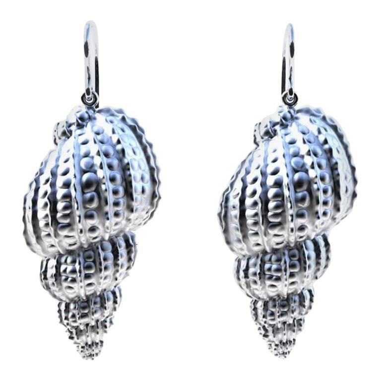 10 Karat White Gold Polka Dot Tulip Shell Earrings