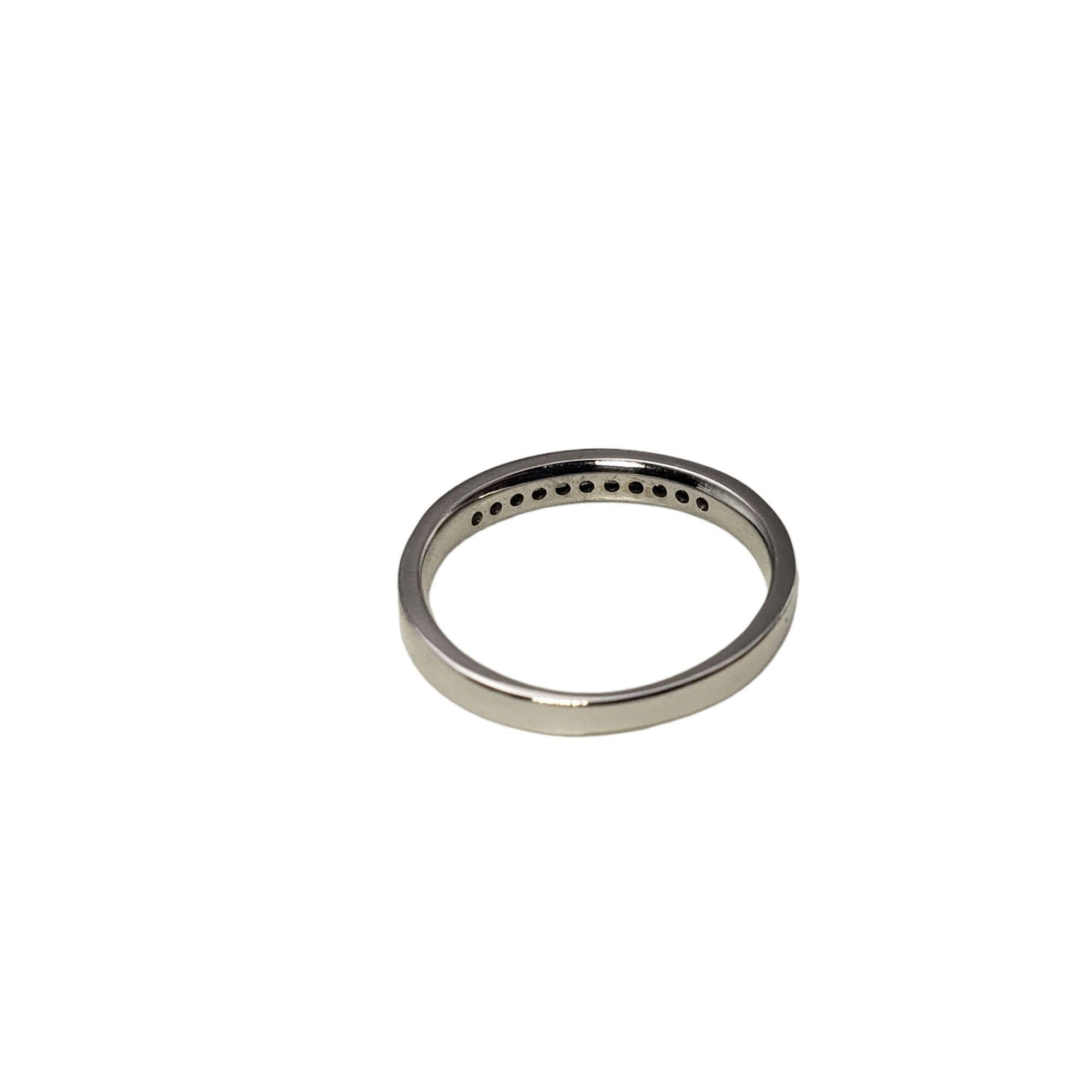 10 Karat White Gold Princess Cut Diamond Band Ring Size 5.75 #13043 For Sale 2