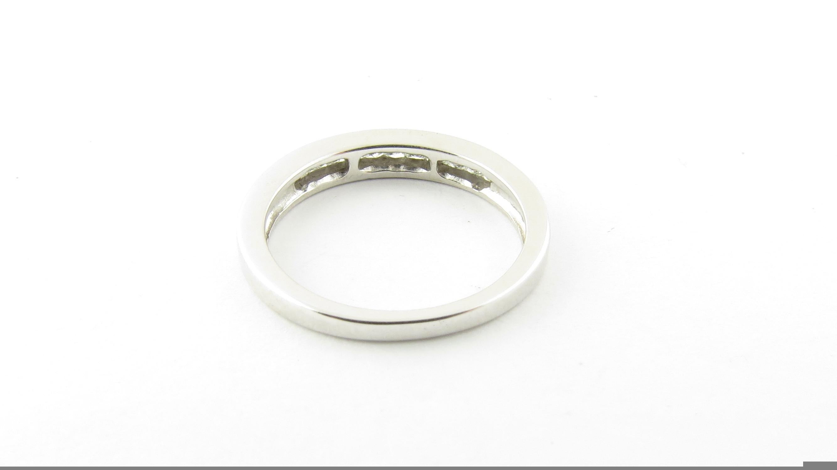 10 Karat Weißgold Prinzessinnenschliff Diamant-Hochzeits- oder Jahrestag-Ring im Zustand „Gut“ im Angebot in Washington Depot, CT