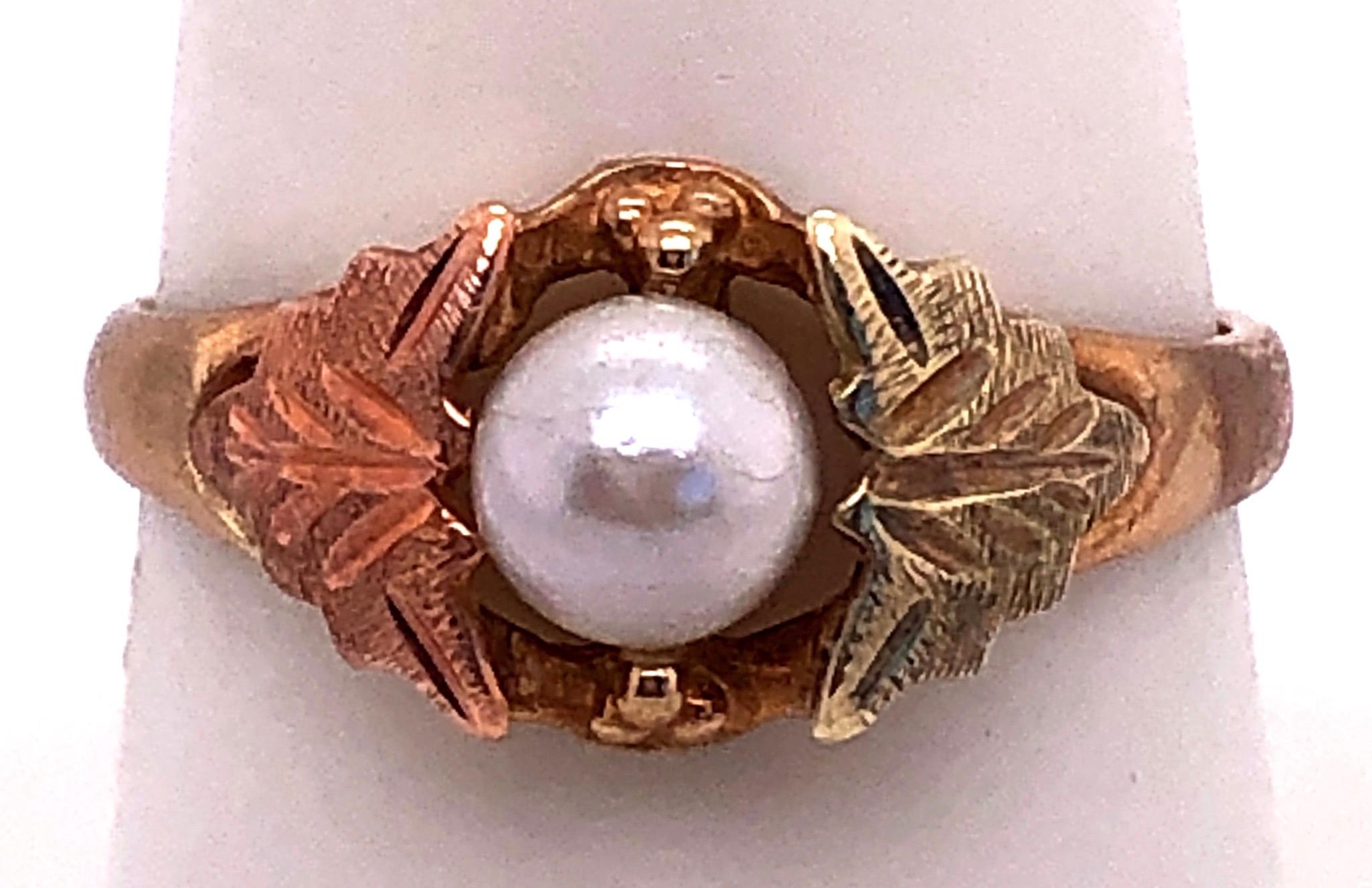 Modern 10 Karat Yellow and Rose Gold Fashion Pearl Ring For Sale
