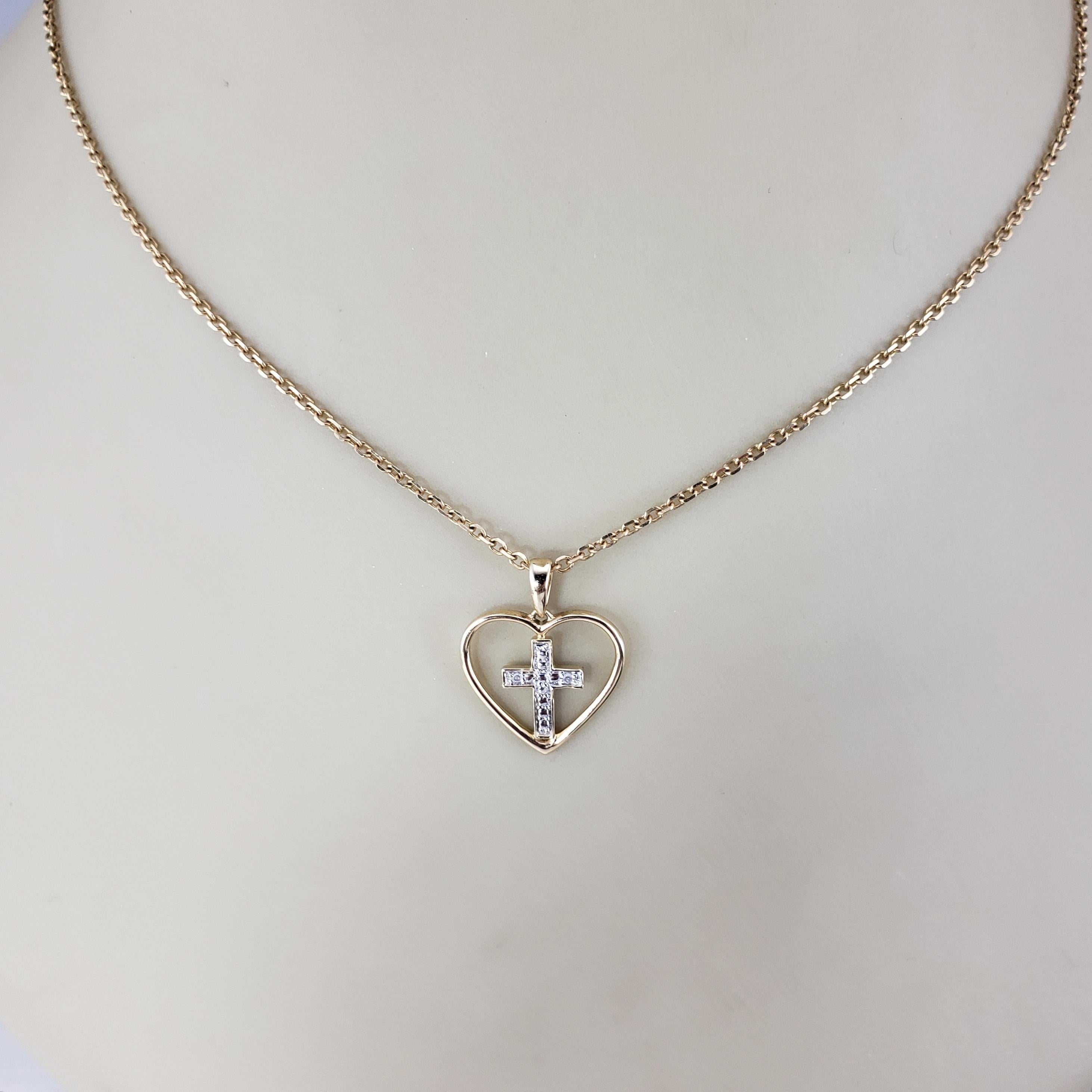 Pendentif croix intérieure cœur en or jaune et blanc 10 carats n° 19555 en vente 3