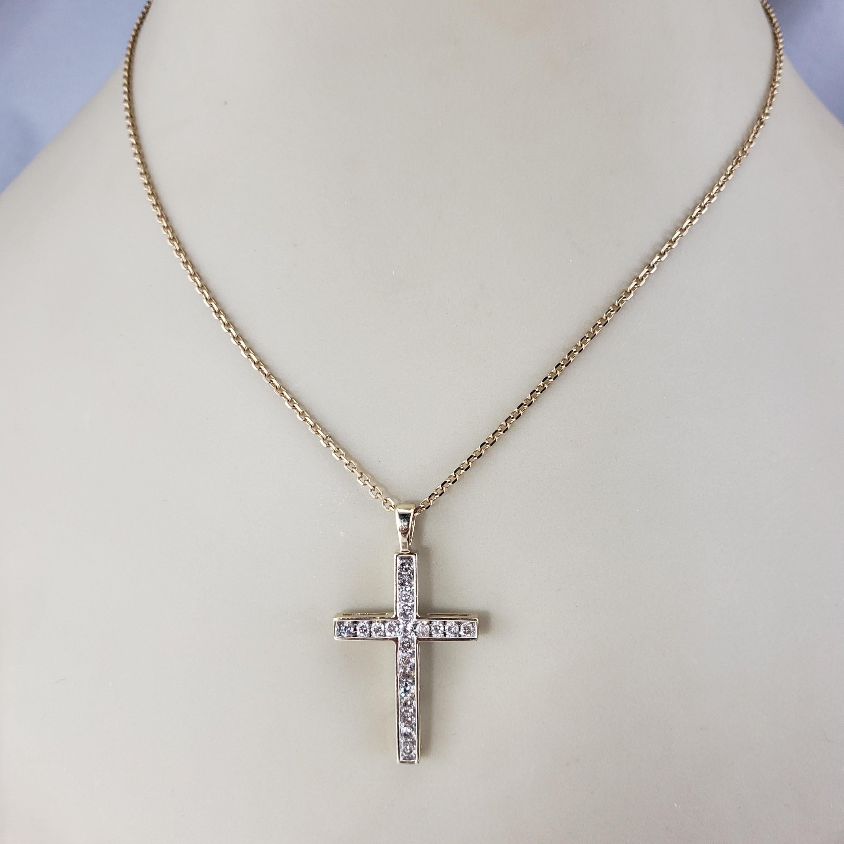 Pendentif croix en or jaune et blanc 10 carats avec diamants n° 19553 en vente 2