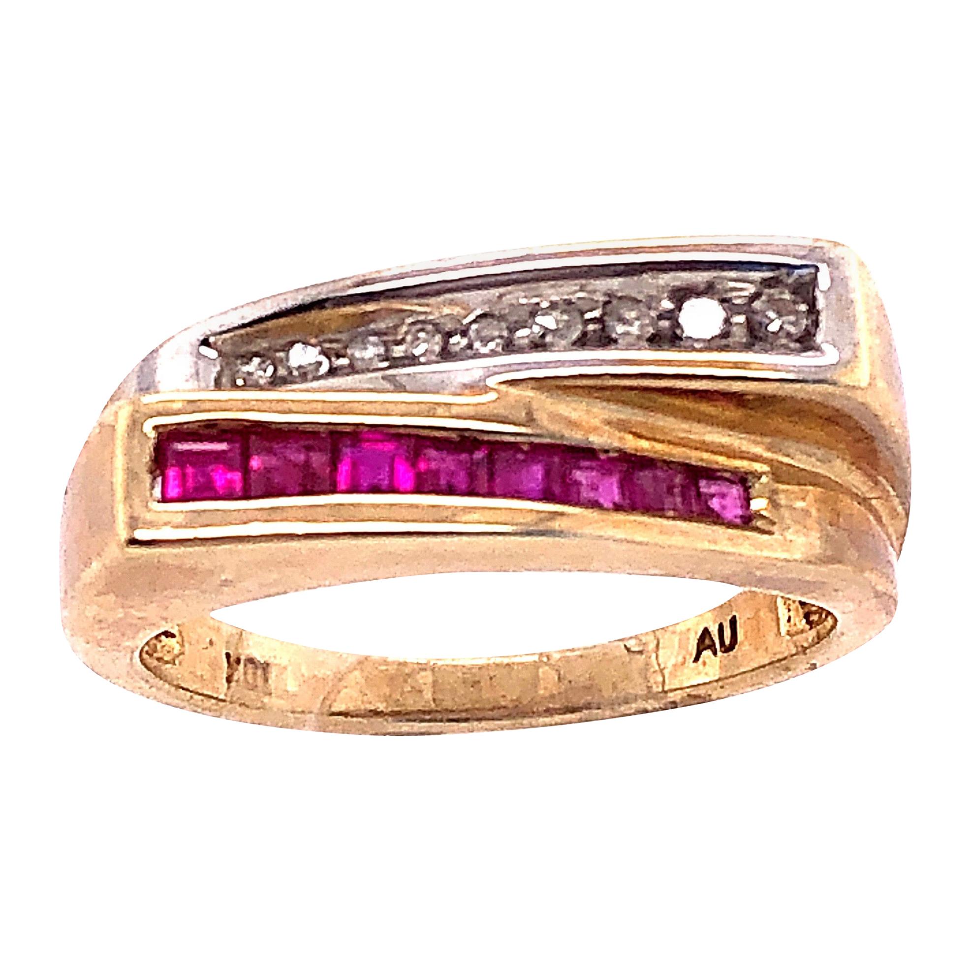 Zweireihiger Ring aus 10 Karat Gelb- und Weißgold mit Rubin und Diamant im Angebot
