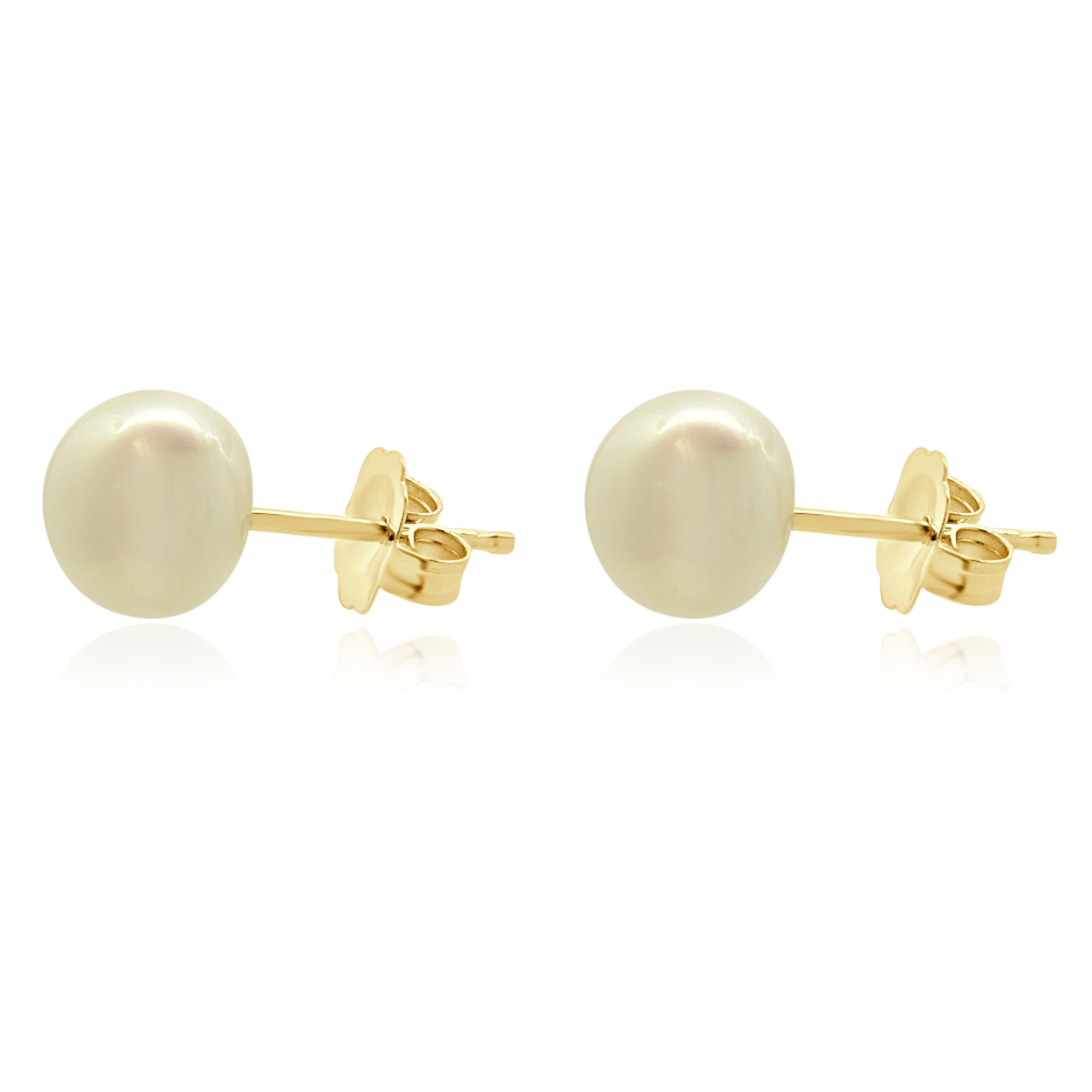 Designer: custom
Material: 10K yellow gold
Weight: 0.85 grams
