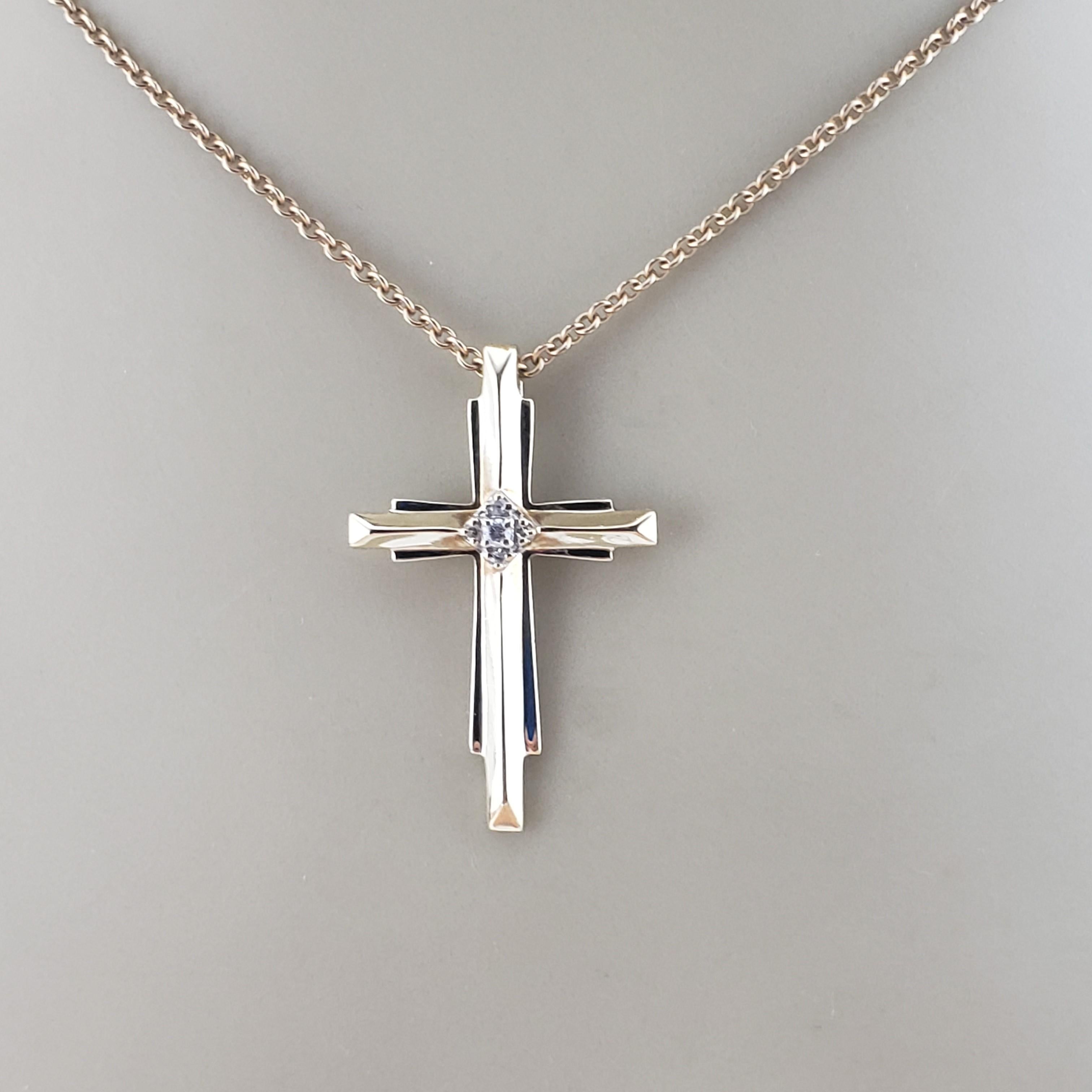 Pendentif croix en or jaune 10 carats et diamant n° 16031 en vente 1