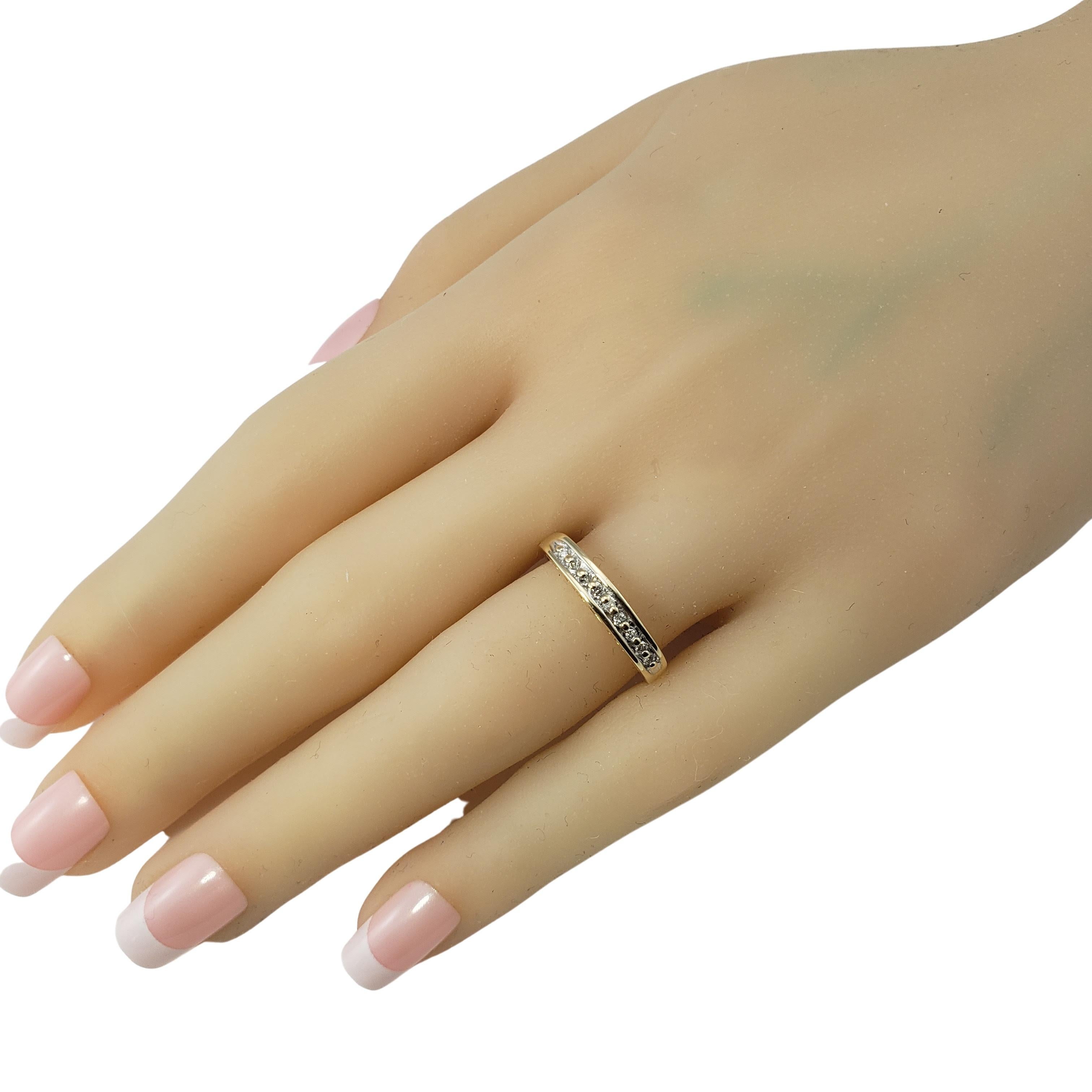 10 Karat Gelbgold und Diamant-Ring „MOM“ 2