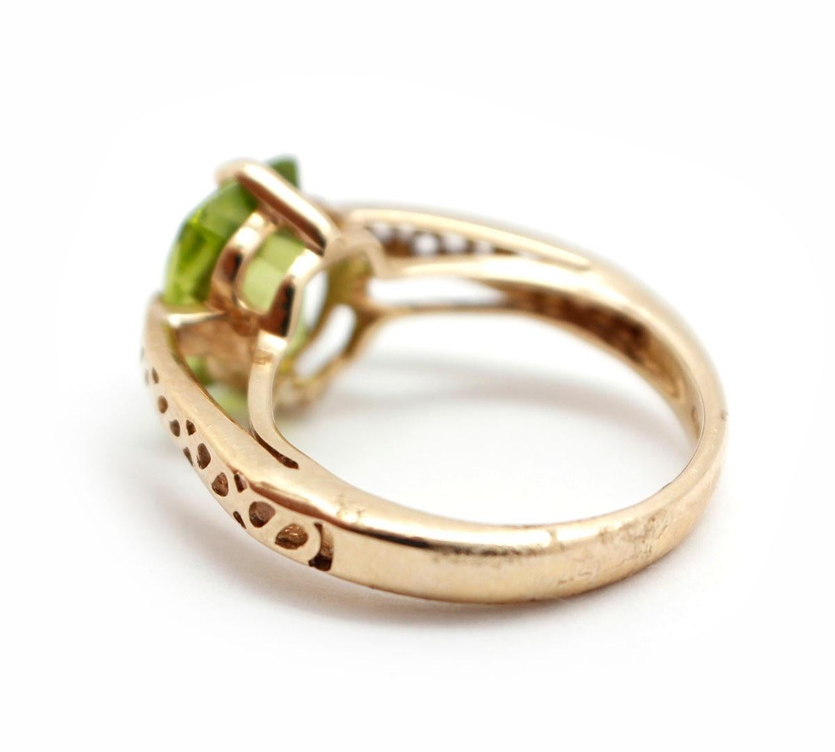 10 Karat Yellow Gold and Faceted Peridot Ring In Good Condition In Scottsdale, AZ