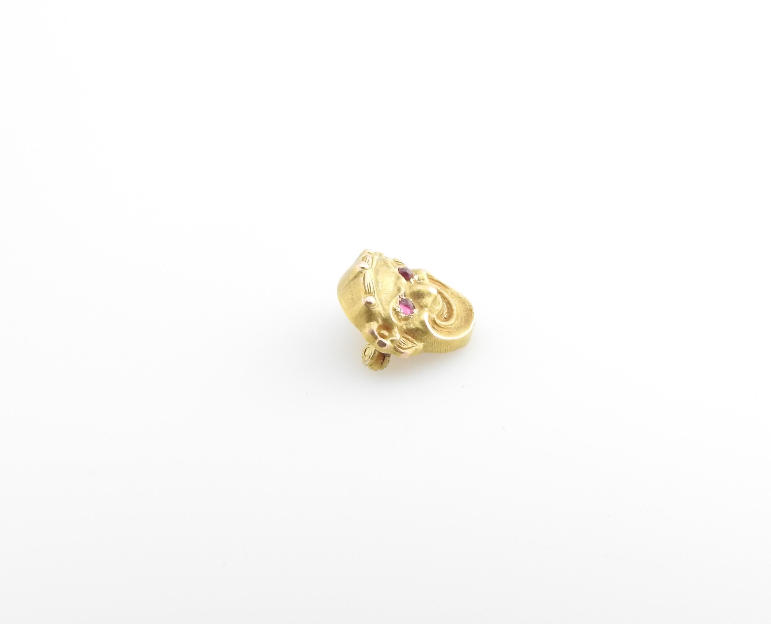 Round Cut 10 Karat Yellow Gold and Ruby Joker Pin / Brooch