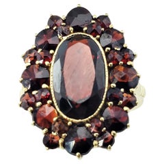 10 Karat Yellow Gold and Synthetic Garnet Ring 10 Karat Yellow Gold and Synthetic Garnet Ring