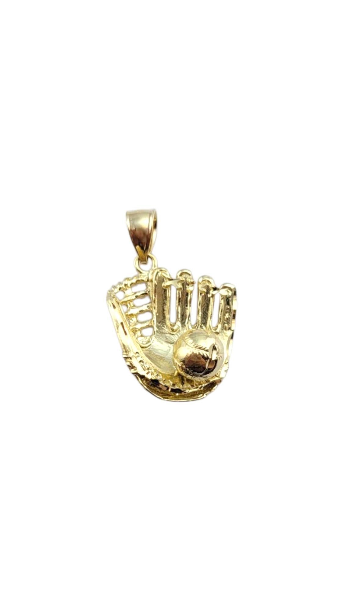Colgante de guante de béisbol y pelota articulada de oro amarillo de 10 quilates #22252 en venta