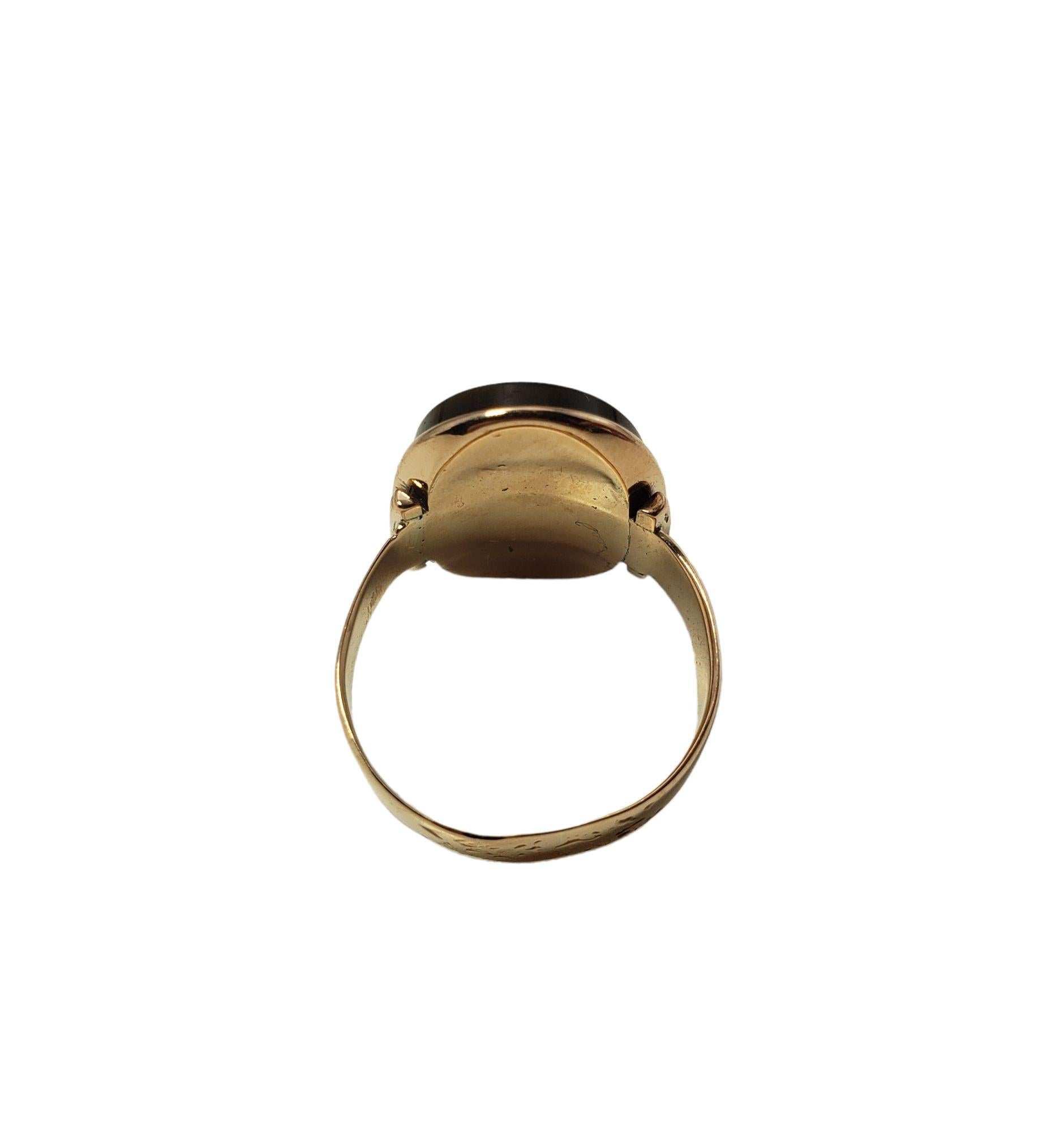 10 Karat Yellow Gold Black Cameo Ring For Sale 1