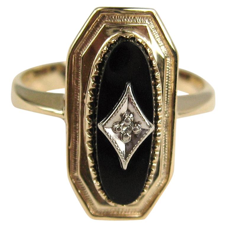 10 Karat Yellow Gold Black Onyx and Diamond Ring For Sale