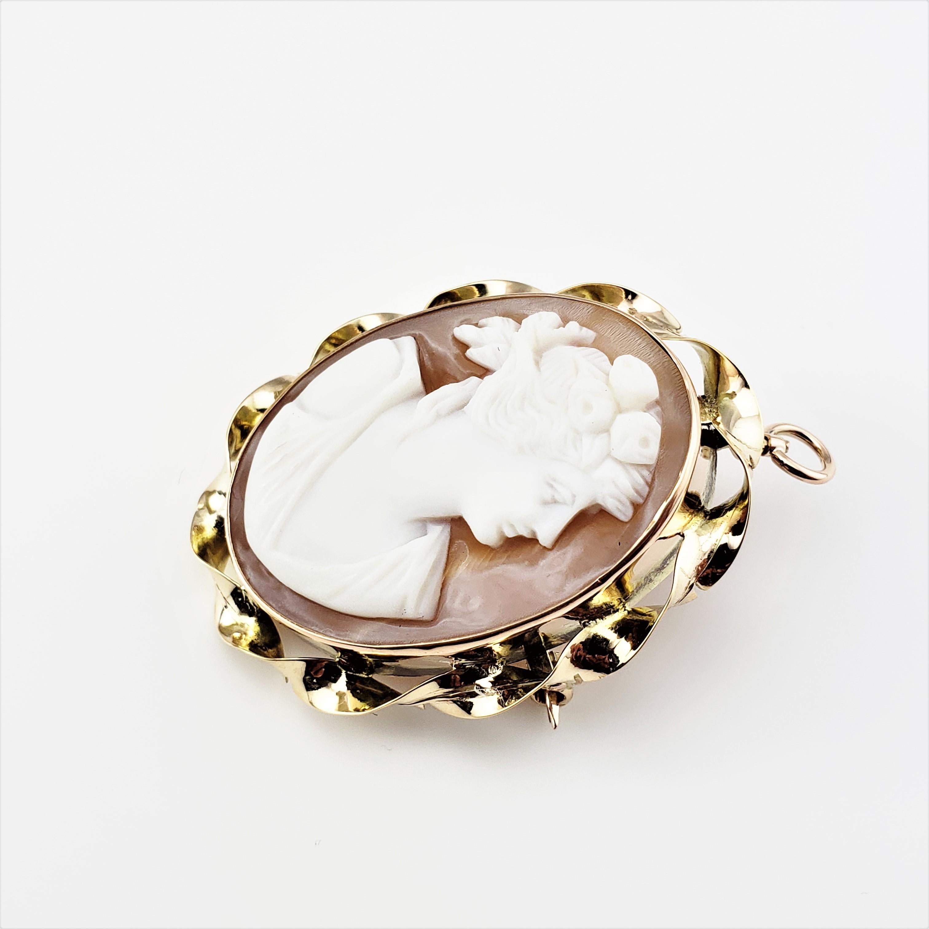 10 Karat Yellow Gold Cameo Brooch/Pendant-

This classic cameo features a lovely lady in profile framed in beautifully detailed 10K yellow gold.  Can be worn as a brooch or a pendant.

*Chain not included

Size: 36 mm x  29 mm

Weight:  3.9 dwt. / 