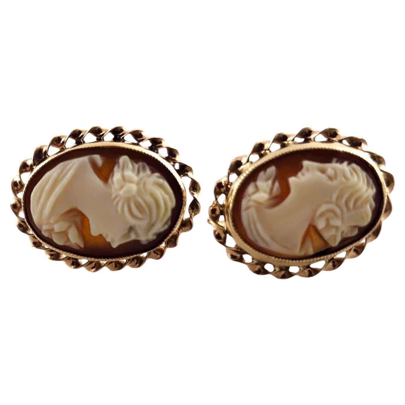 10 Karat Yellow Gold Cameo Clip-On Earrings #18487