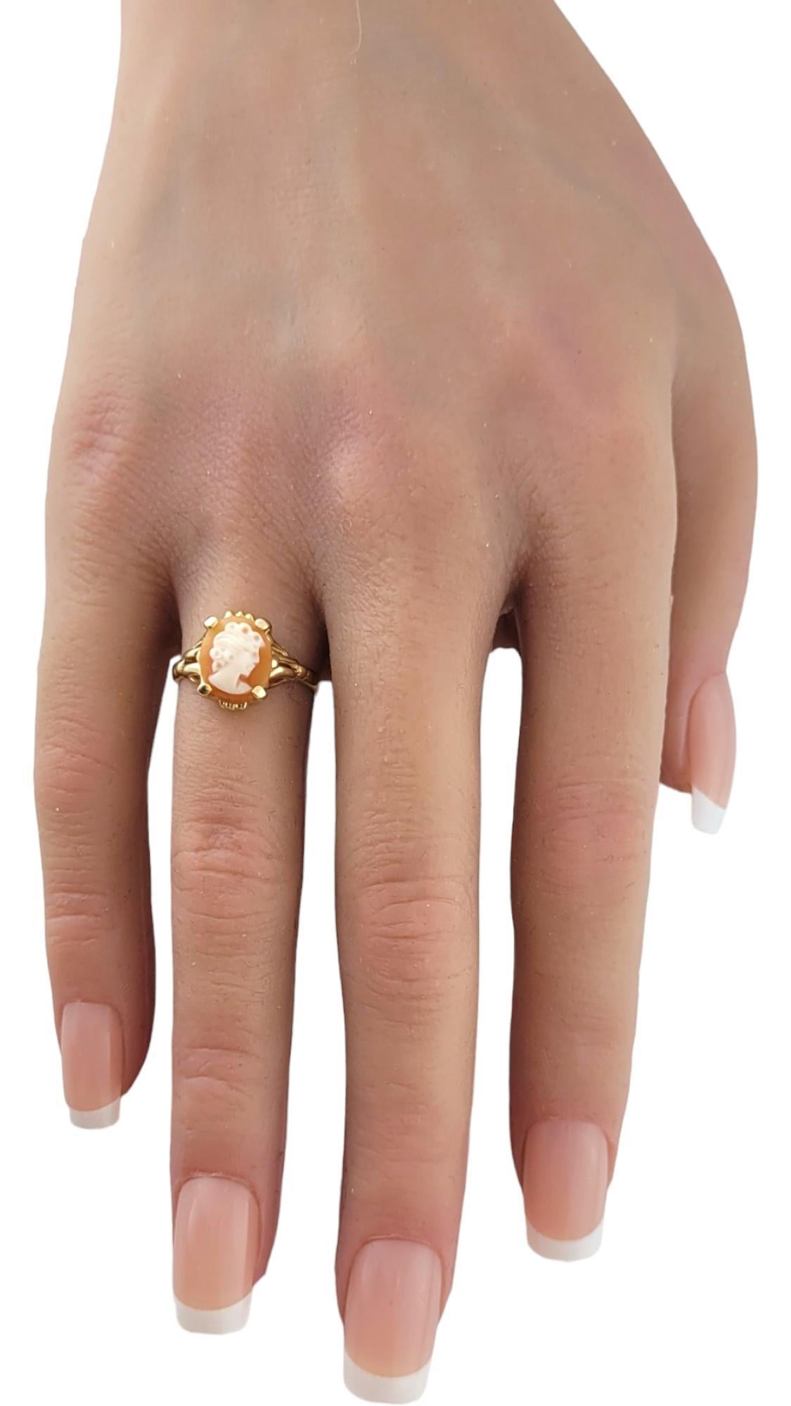 Bague camée en or jaune 10 carats taille 4,5 n°17769 en vente 2