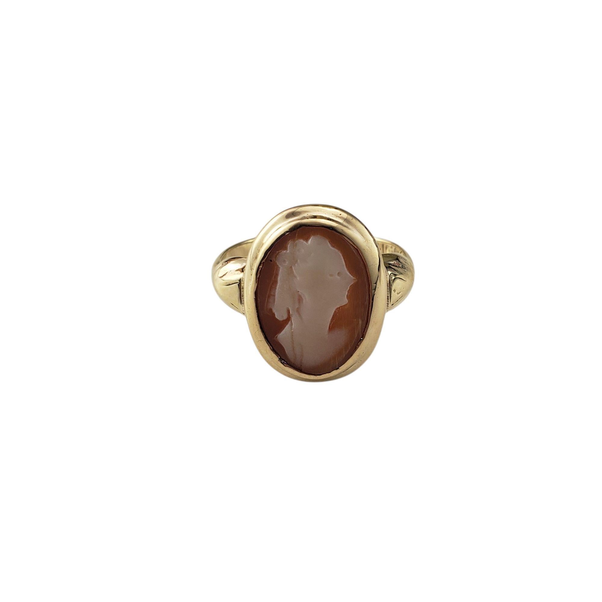 10 Karat Yellow Gold Cameo Ring Size 5.5

This lovely ring showcases a beautifully carved cameo of a woman in profile. Set in polished 10K yellow gold, this classic piece reflects timeless elegance and old-world charm.

Top of ring measures 16.5 mm