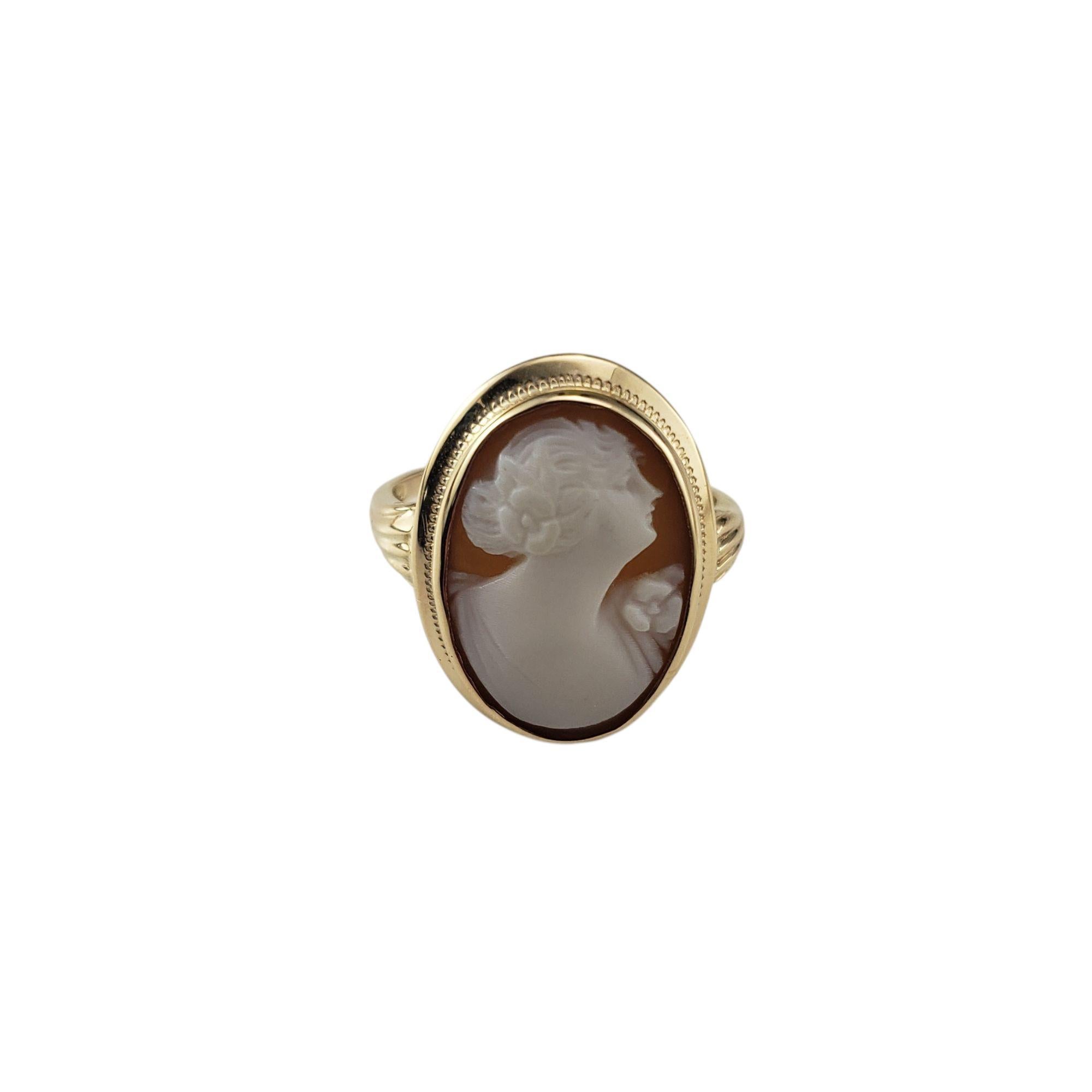 10 Karat Yellow Gold Cameo Ring Size 6.5-

This lovely ring showcases a beautifully carved cameo of a woman in profile. Set in polished 10K yellow gold, this classic piece reflects timeless elegance and old-world charm. 

Top of ring measures 21 mm
