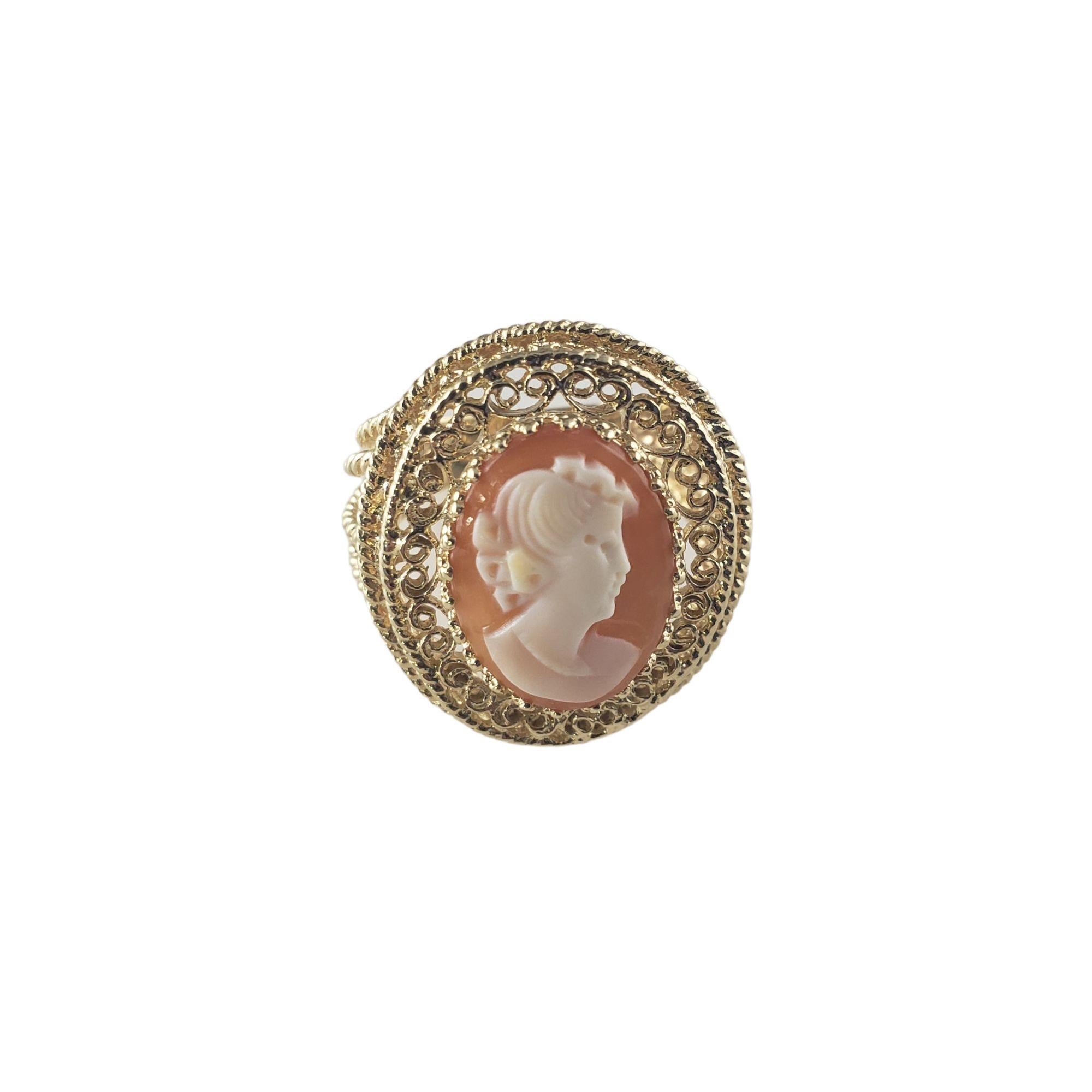 This elegant cameo ring features a lovely lady in profile set in beautifully detailed 10K yellow gold. Top of ring measures 25 mm x 22 mm.

Shank: 4 mm.

Tested 10K gold. 

Ring Size:  9

Very good condition, professionally polished.

Will come