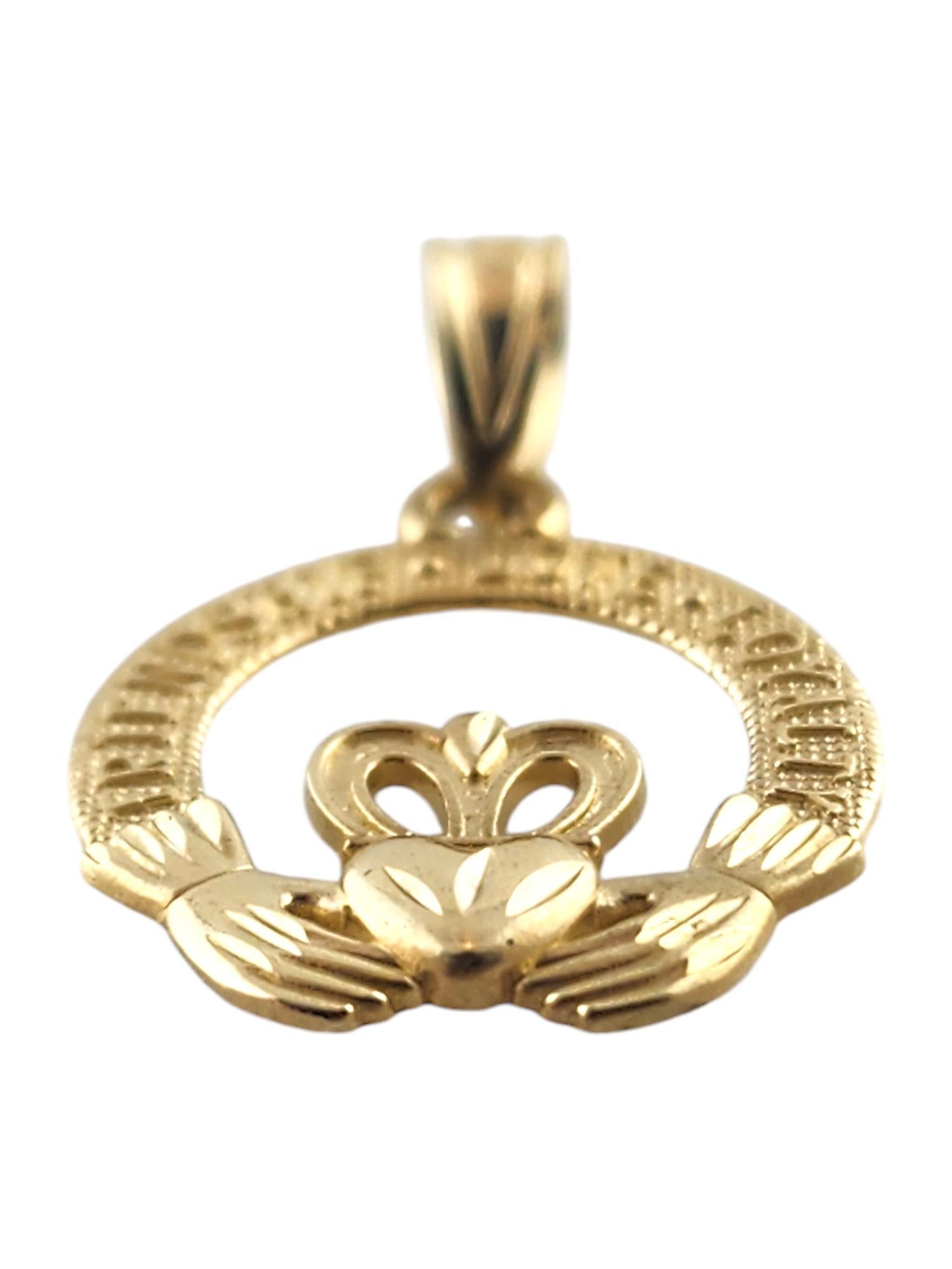 10 Karat Yellow Gold Claddagh Pendant

This beautiful claddagh ring with 
