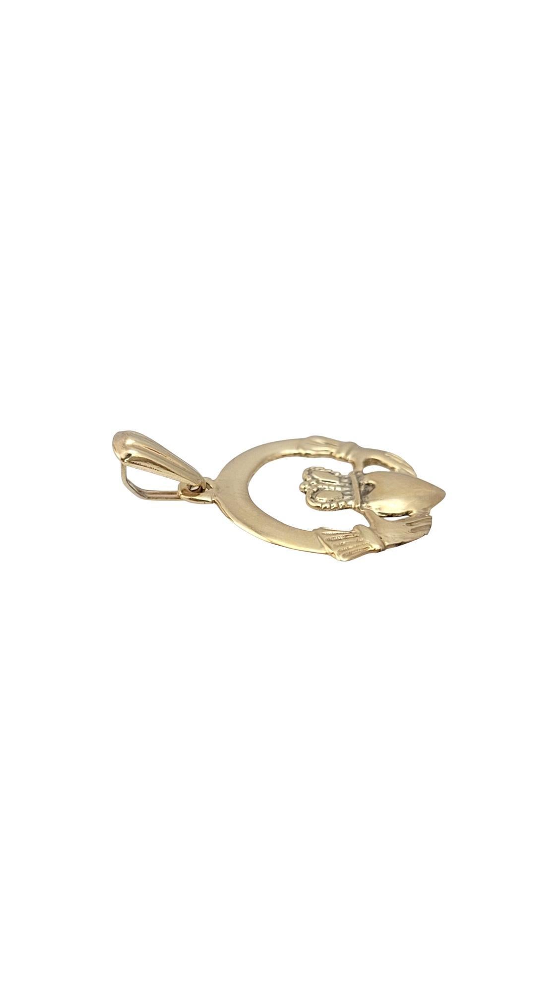 10 Karat Yellow Gold Claddagh Pendant #21639 Bon état - En vente à Washington Depot, CT