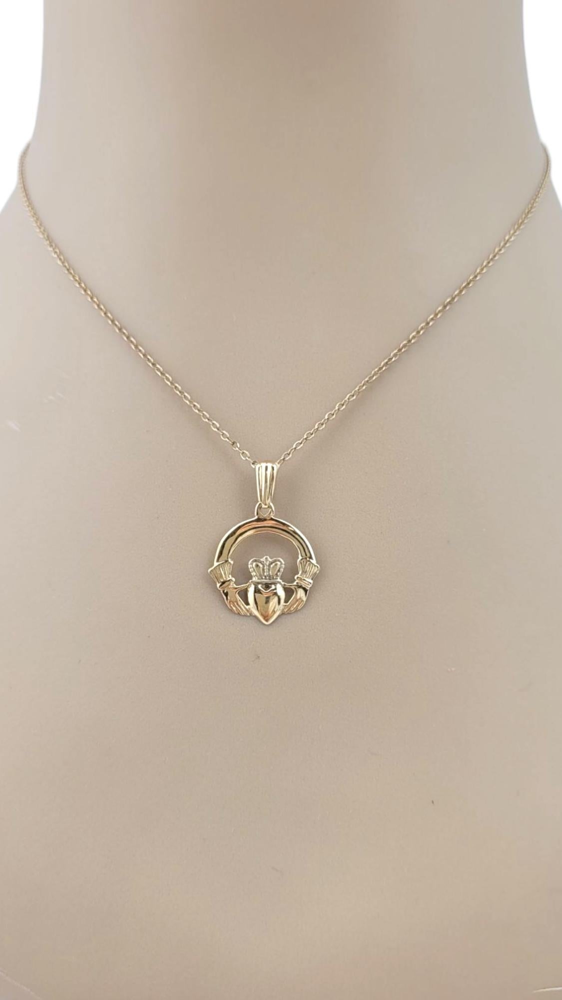 10 Karat Yellow Gold Claddagh Pendant #21639 en vente 1