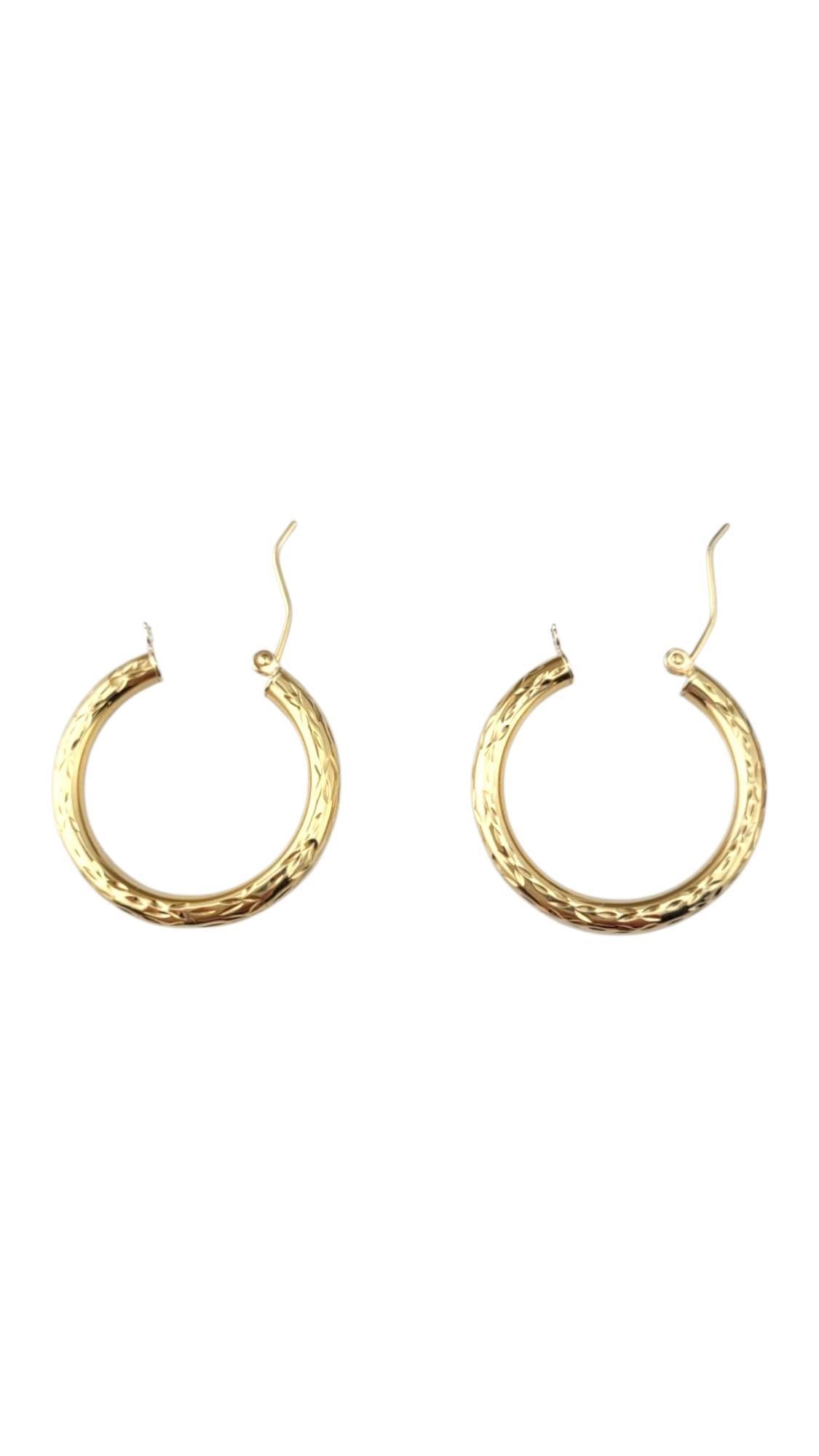 10 Karat Yellow Gold Diamond Cut Hoop Earrings #21881 Bon état - En vente à Washington Depot, CT