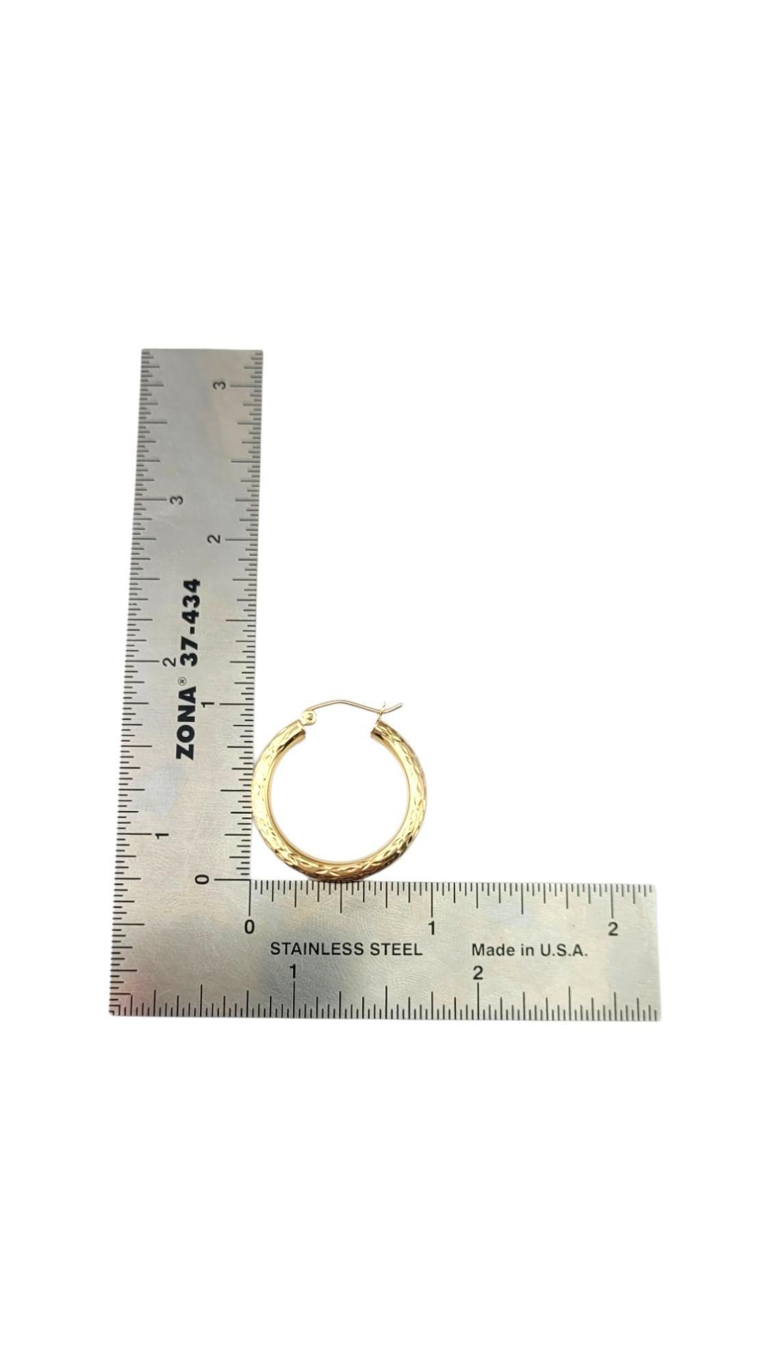 10 Karat Yellow Gold Diamond Cut Hoop Earrings #21881 en vente 5
