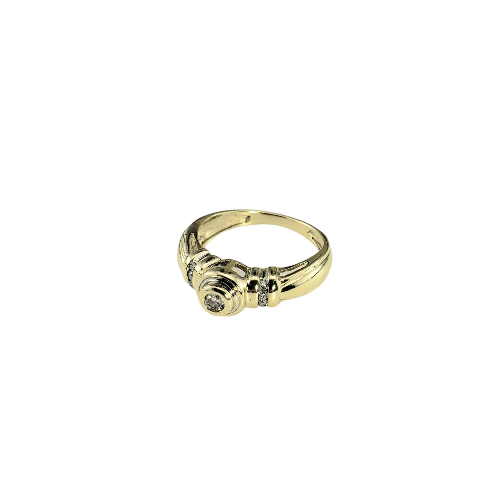10 Karat Yellow Gold Diamond Ring Size 6 #17417 In Good Condition For Sale In Washington Depot, CT