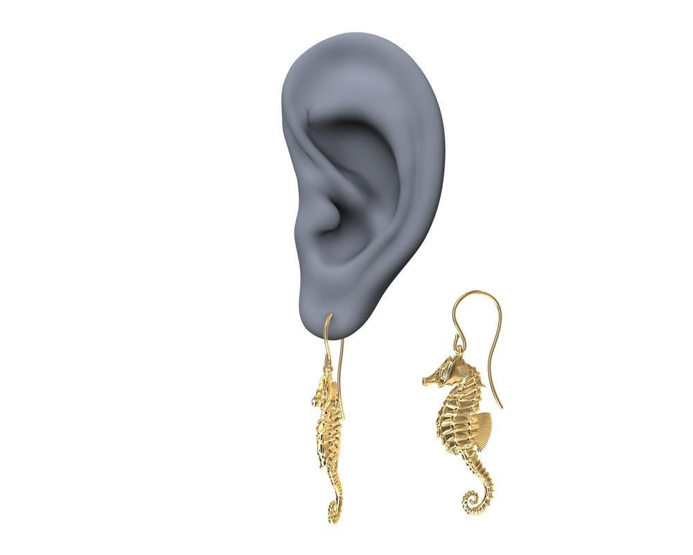 Boucles d'oreilles cheval de mer en or jaune 10 carats et diamants Neuf - En vente à New York, NY