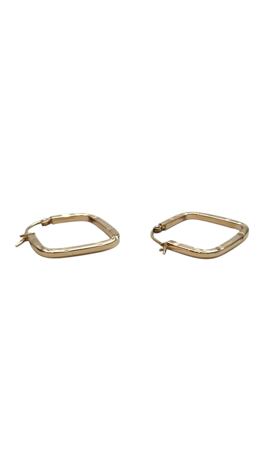10 Karat Yellow Gold Diamond Shaped Hoops #21929 en vente 3