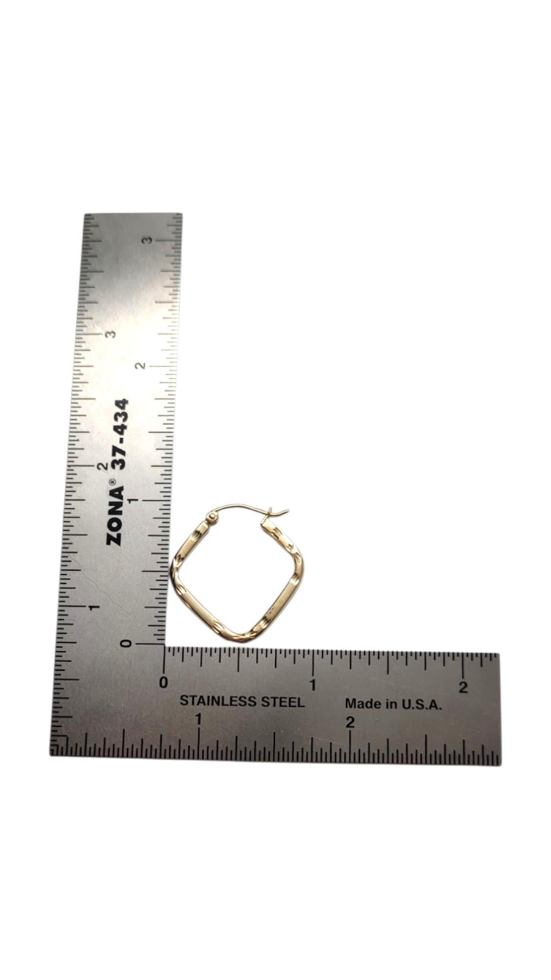 10 Karat Yellow Gold Diamond Shaped Hoops #21929 en vente 5