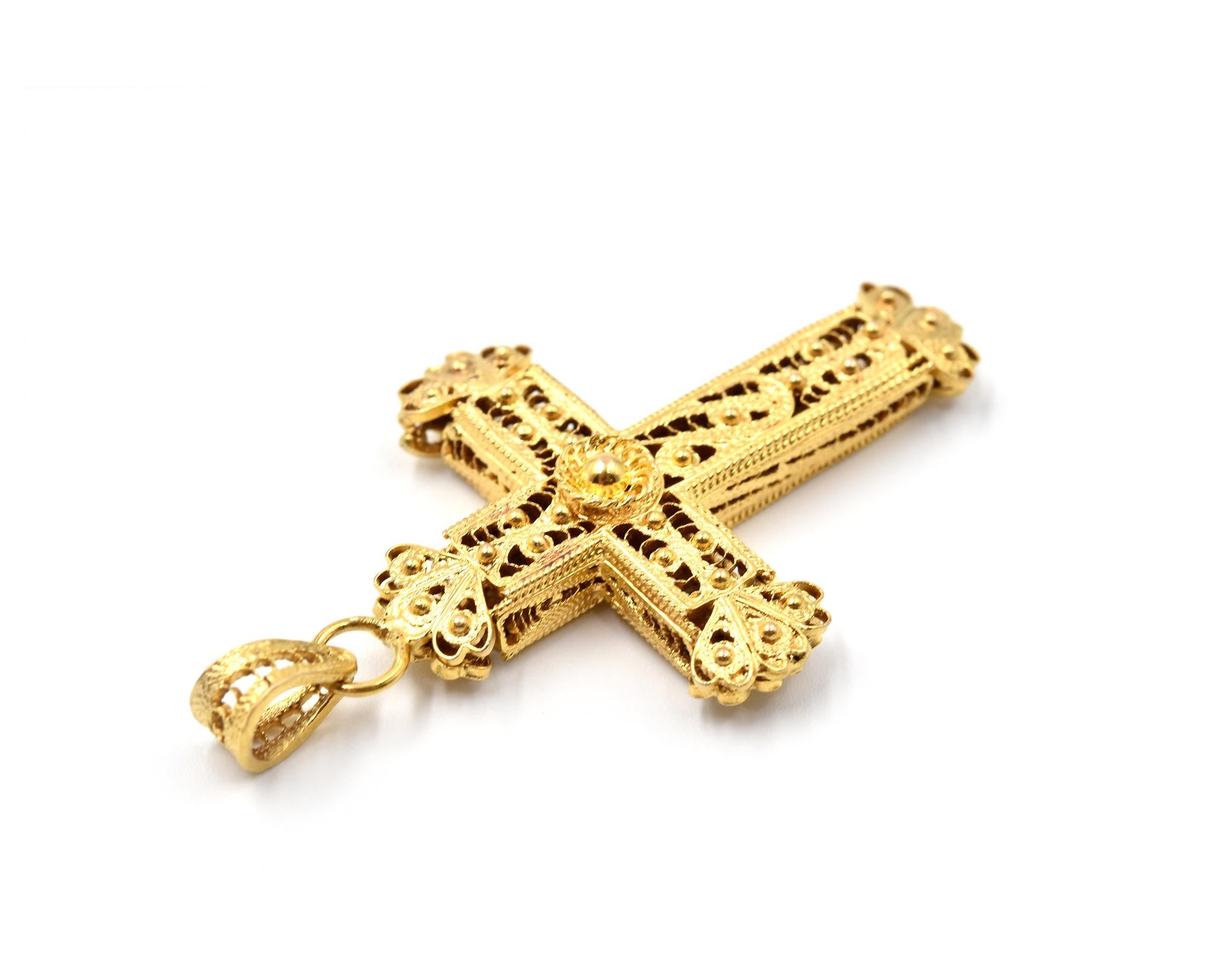 10 Karat Yellow Gold Filigree Cross Pendant In Excellent Condition In Scottsdale, AZ