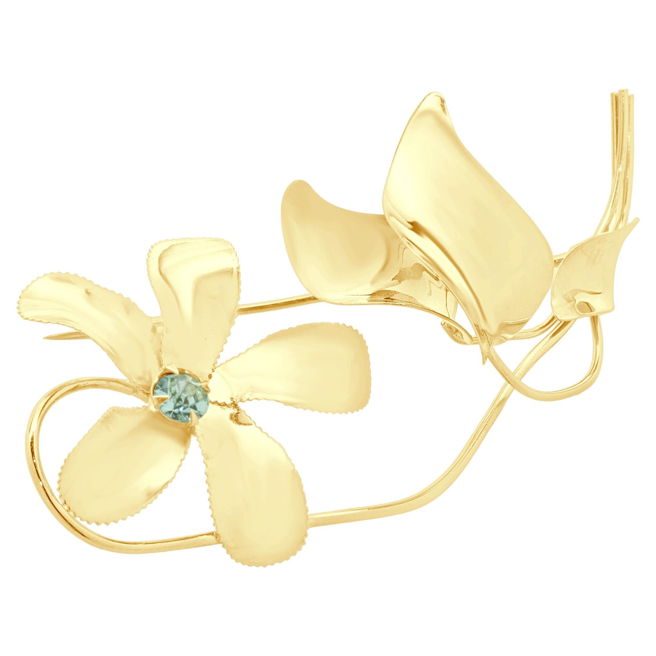 10 Karat Yellow Gold Flower Pin with Blue/Green Foil back Pin For Sale