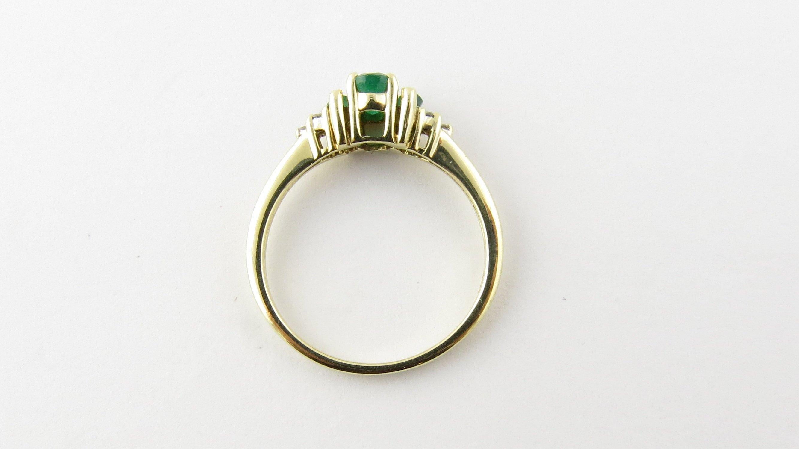 10 Karat Yellow Gold Genuine Emerald and Diamond Ring In Good Condition In Washington Depot, CT