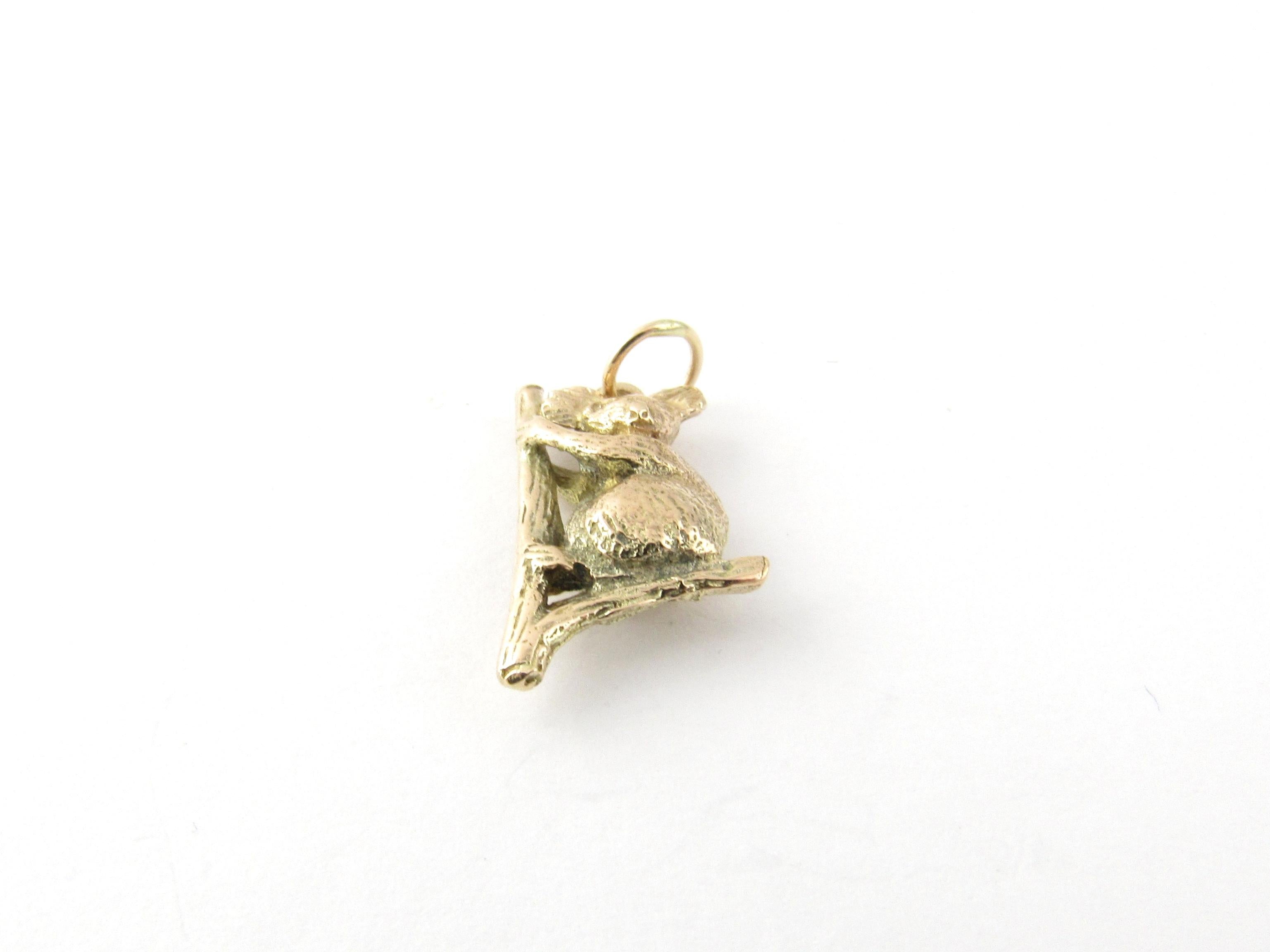 Vintage 10 Karat Yellow Gold Koala Bear Charm

Take a trip down under!

This lovely 3D charm features an adorable koala bear meticulously detailed in 10K yellow gold.

Size: 21 mm x 13 mm (actual charm)

Weight: 2.2 dwt. / 3.5 gr.

Acid tested for