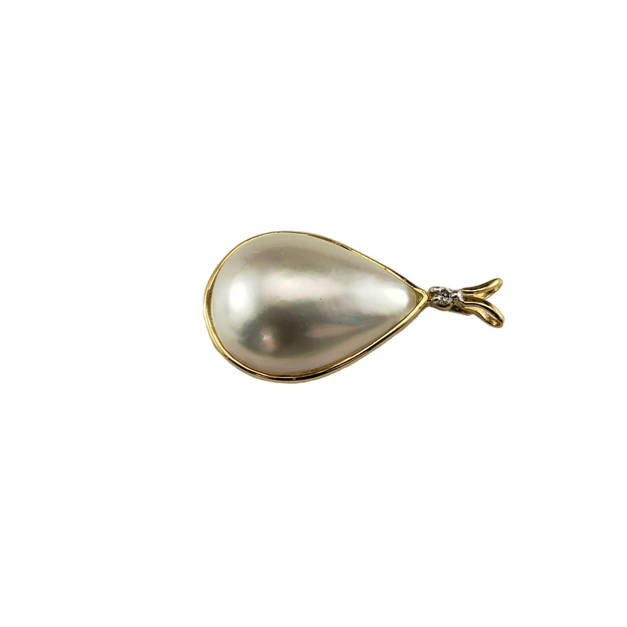 Round Cut 10 Karat Yellow Gold Mabe Pearl and Diamond Pendant #16397