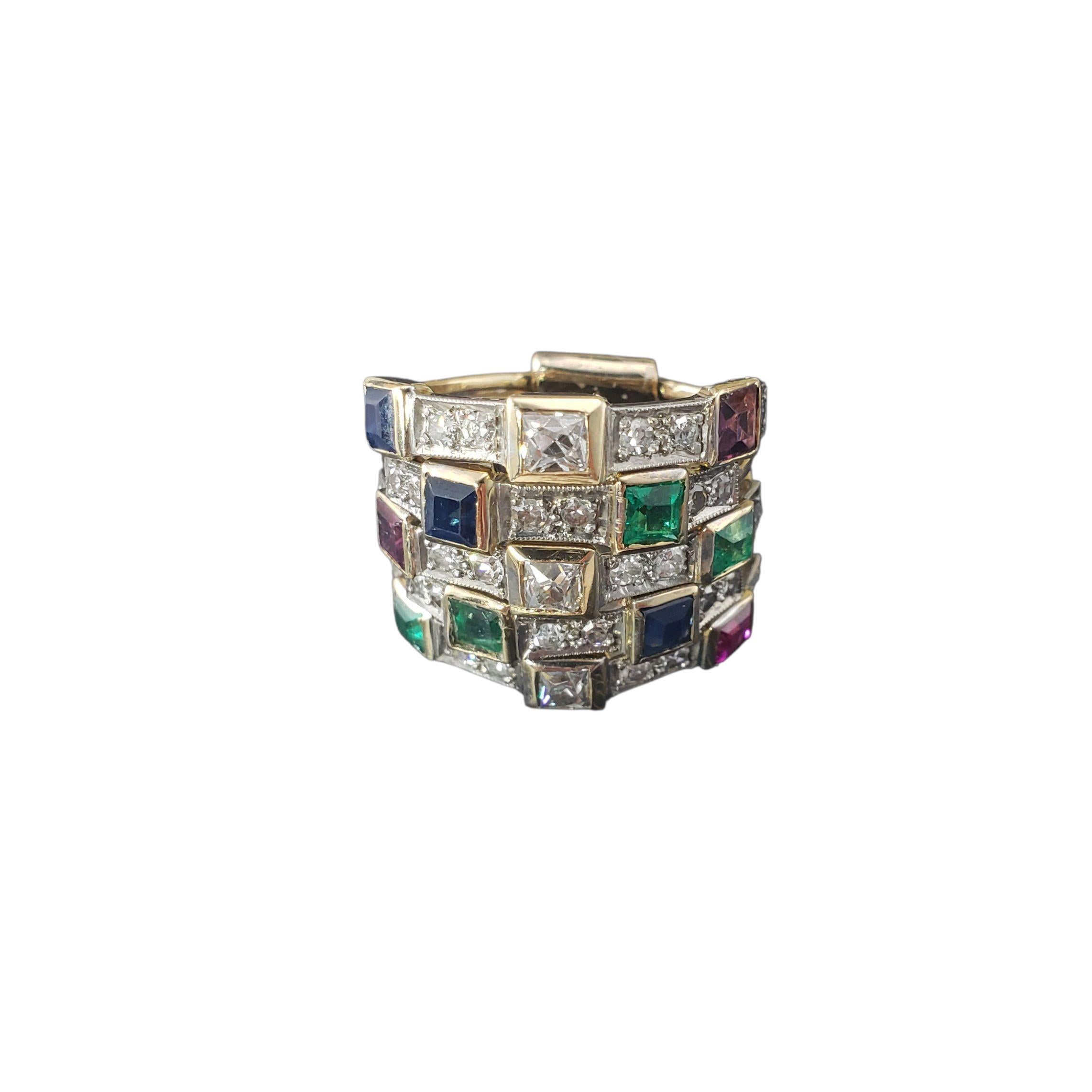 10 Karat Gelbgold mehrfarbig Labor erstellt Steine und Diamant-Ring Größe 6

Dieser auffällige Ring aus 10 Karat Gelbgold besteht aus fünf parallelen Bändern, die auf der Rückseite miteinander verbunden sind, um einen bequemen und sicheren Sitz zu