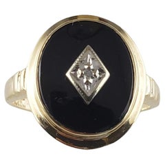 Vintage 10 Karat Yellow Gold Onyx and Diamond Ring Size 4.5 #14910