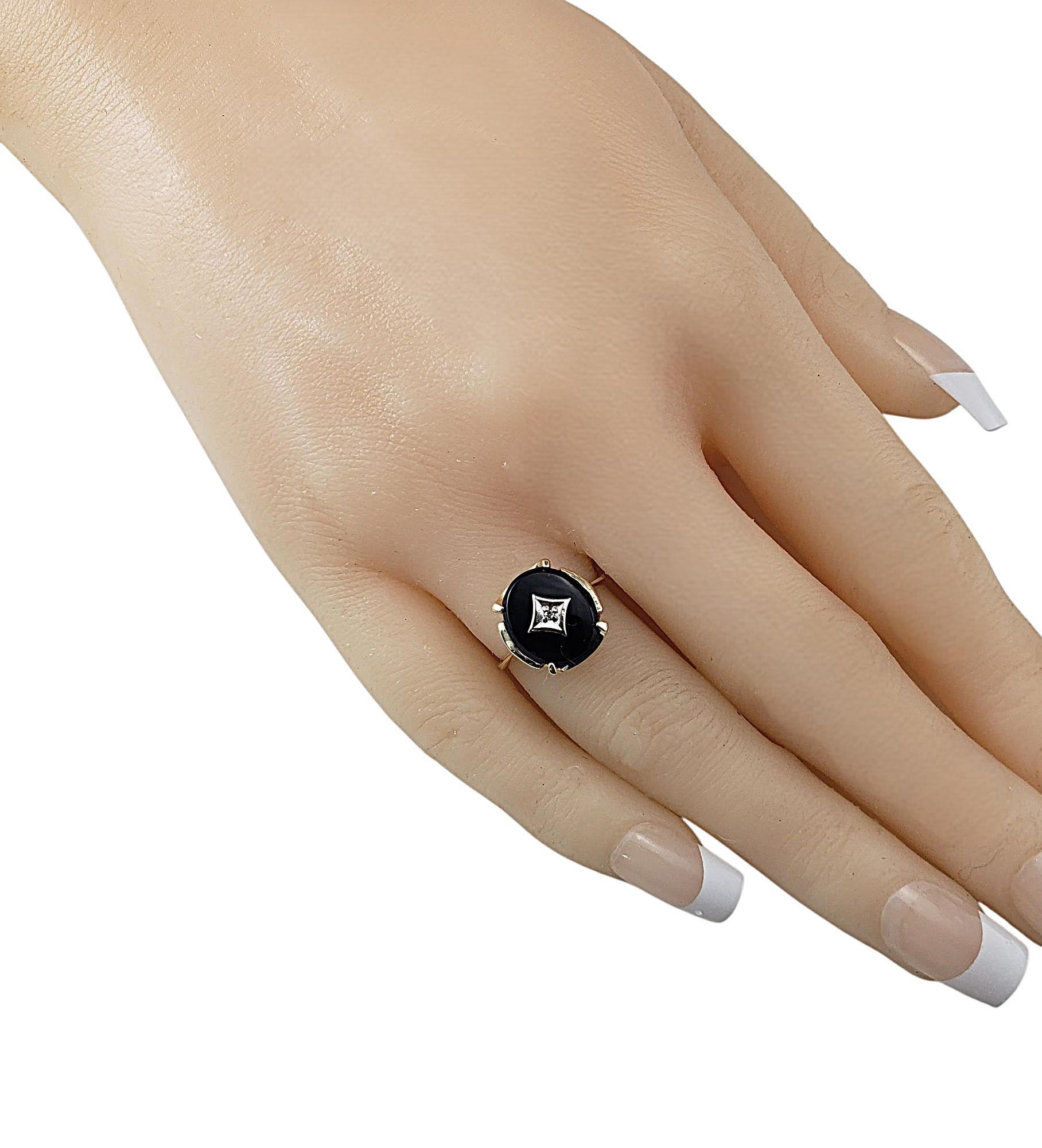 10 Karat Yellow Gold Onyx and Diamond Ring Size 5.25 #21869 en vente 2
