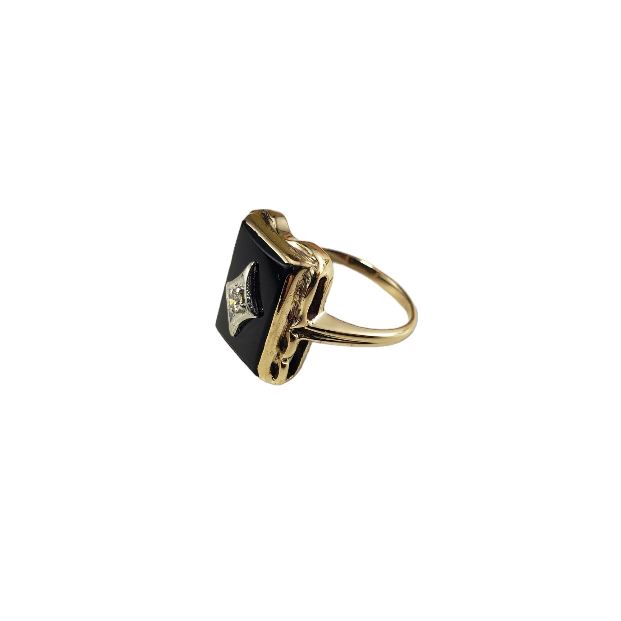 Round Cut 10 Karat Yellow Gold Onyx and Diamond Ring Size 7 #16076