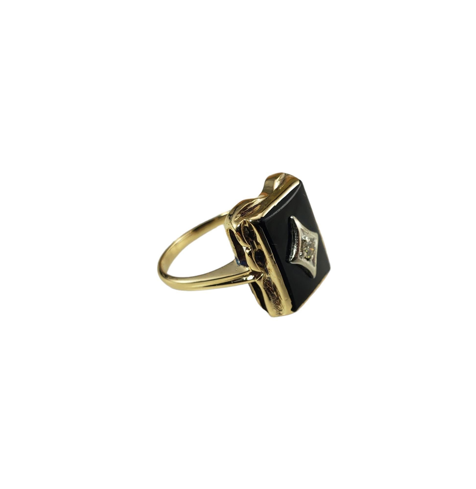 10 Karat Yellow Gold Onyx and Diamond Ring Size 7 #16076 In Good Condition In Washington Depot, CT