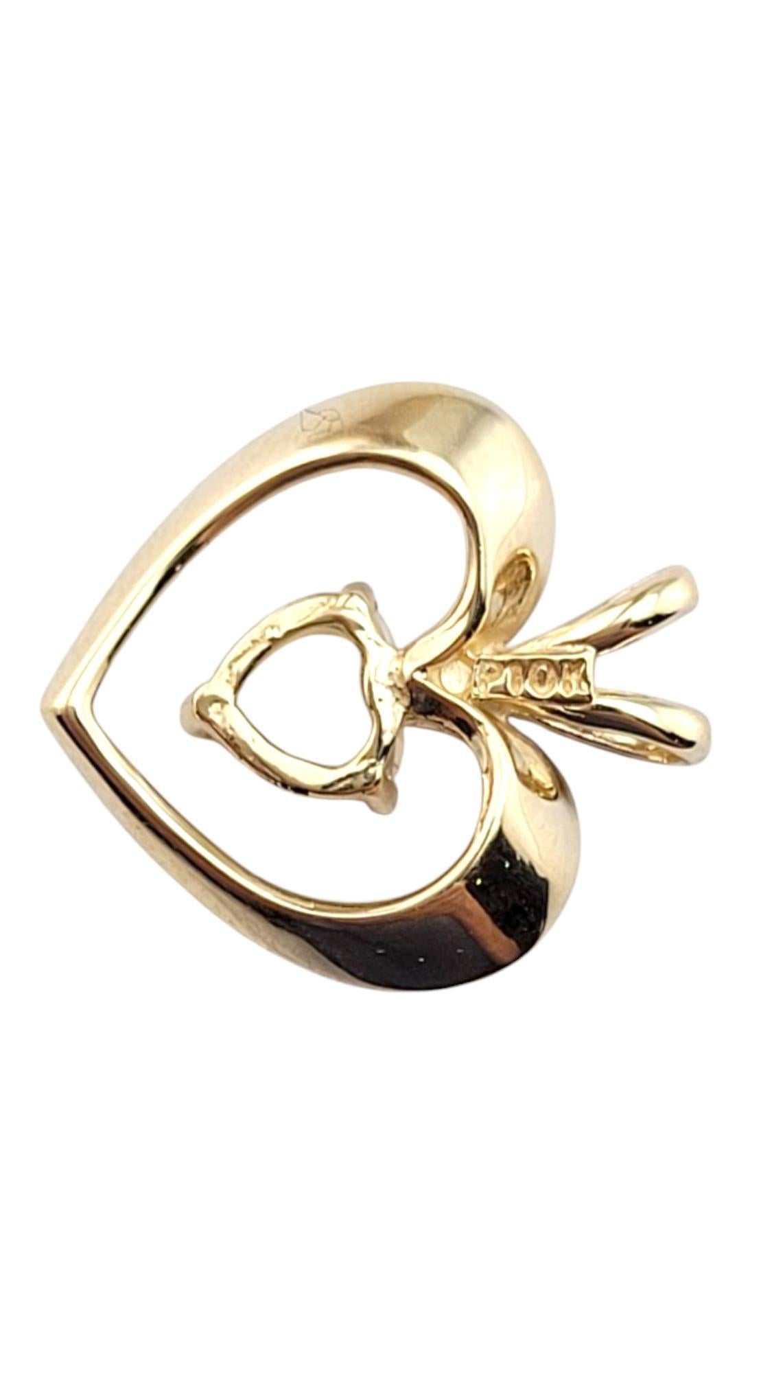 Taille ronde Pendentif cœur ouvert en or jaune 10 carats n° 21134 en vente