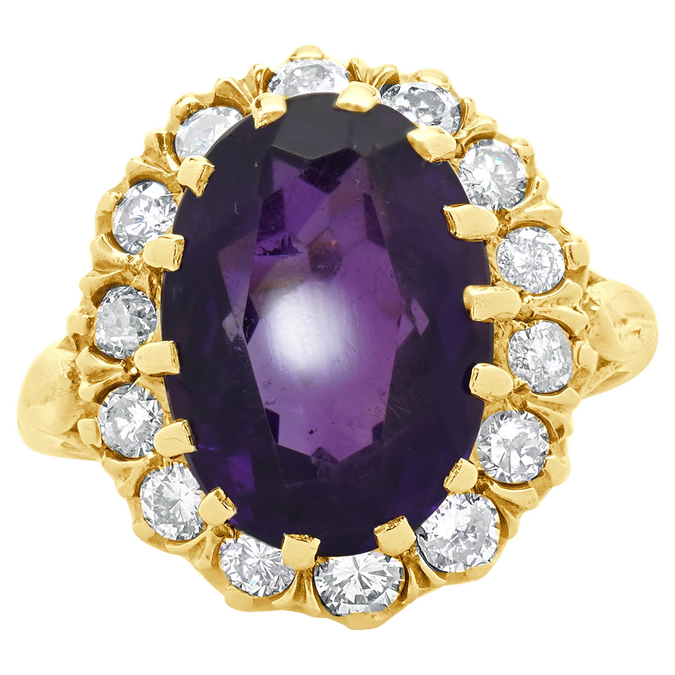 10 Karat Yellow Gold Oval Amethyst and Diamond Cocktail Ring For Sale